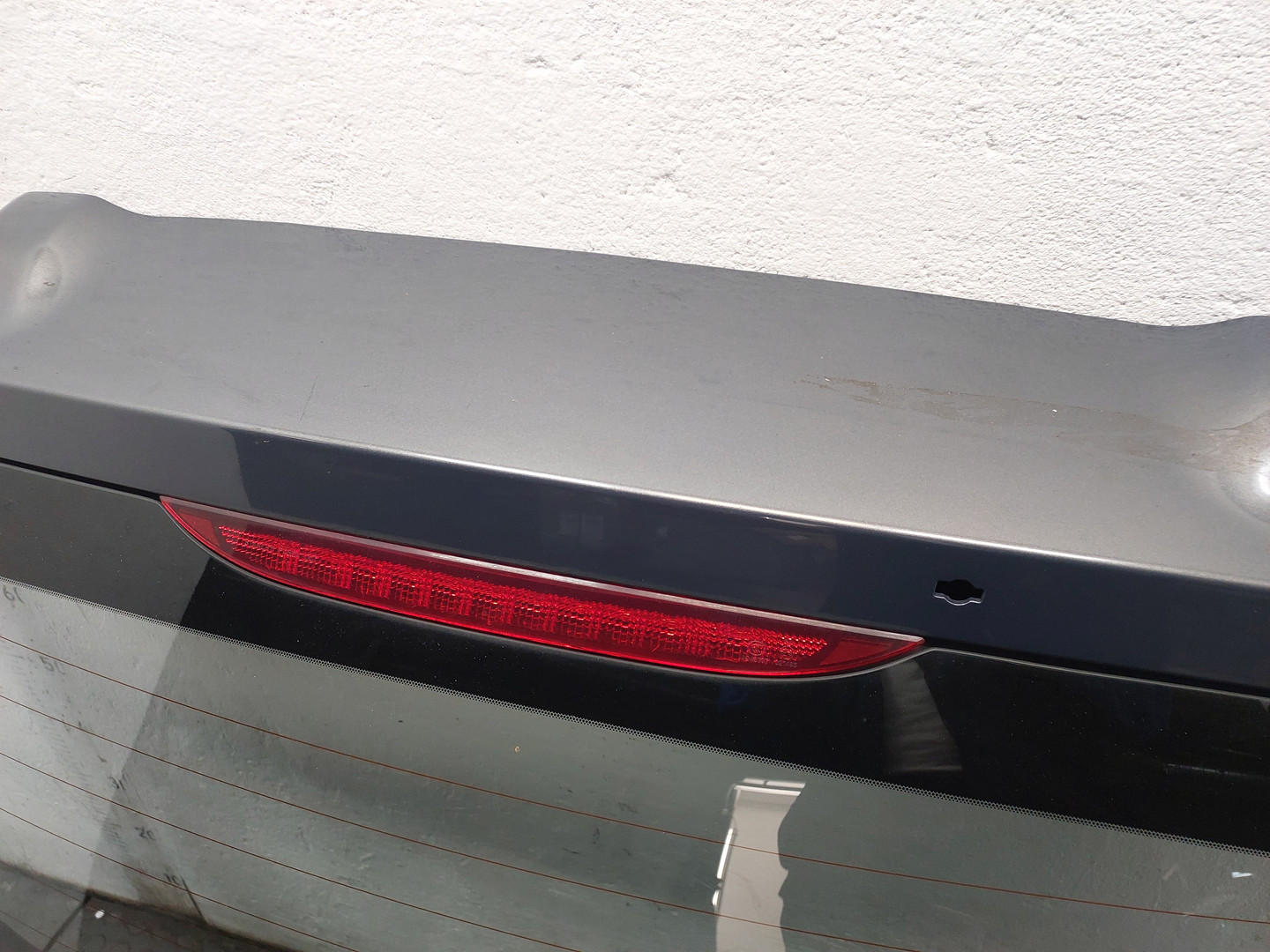 Дверь багажника