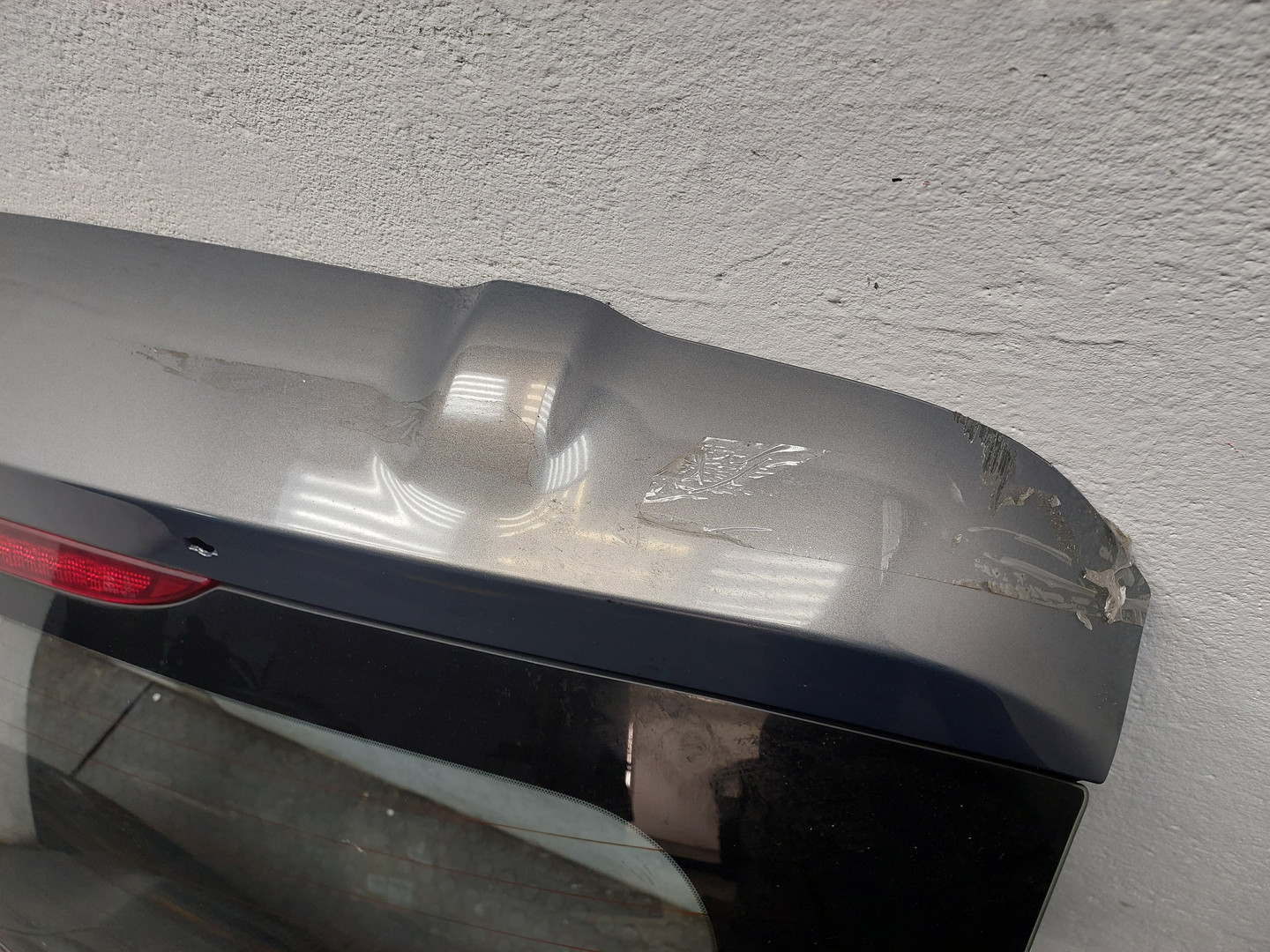 Дверь багажника