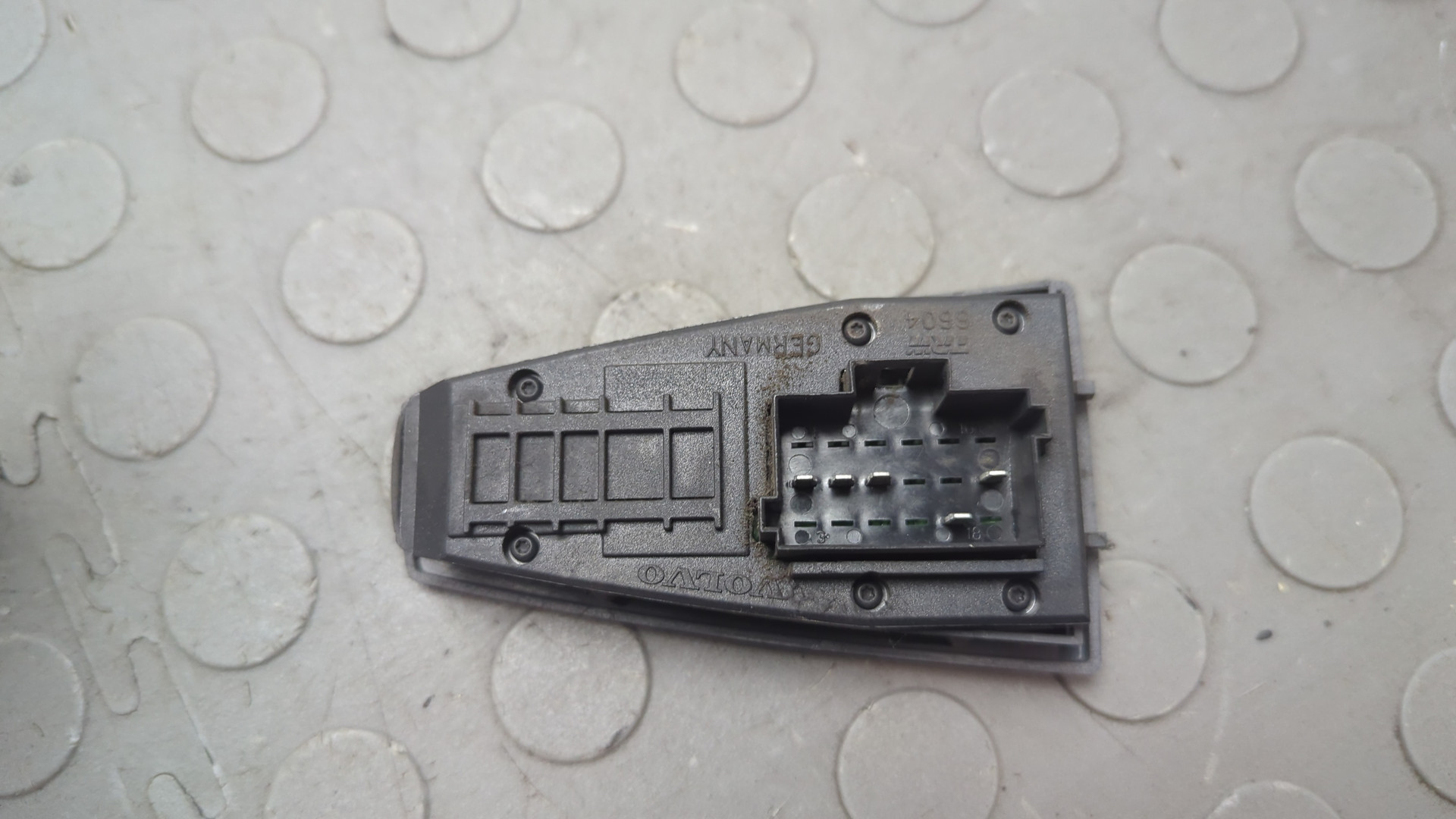 Кнопка стеклоподъемника