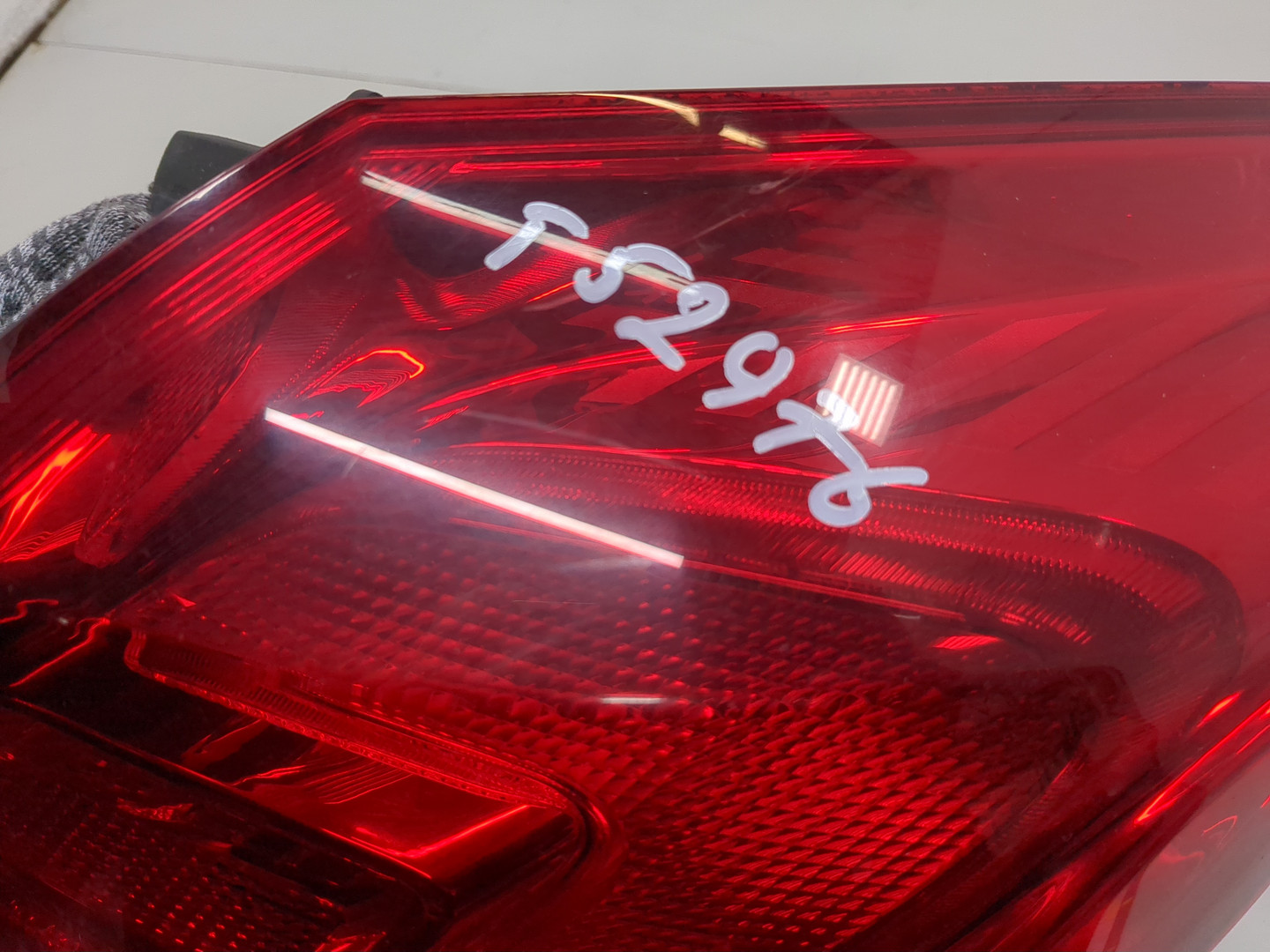 Фонарь задний правый