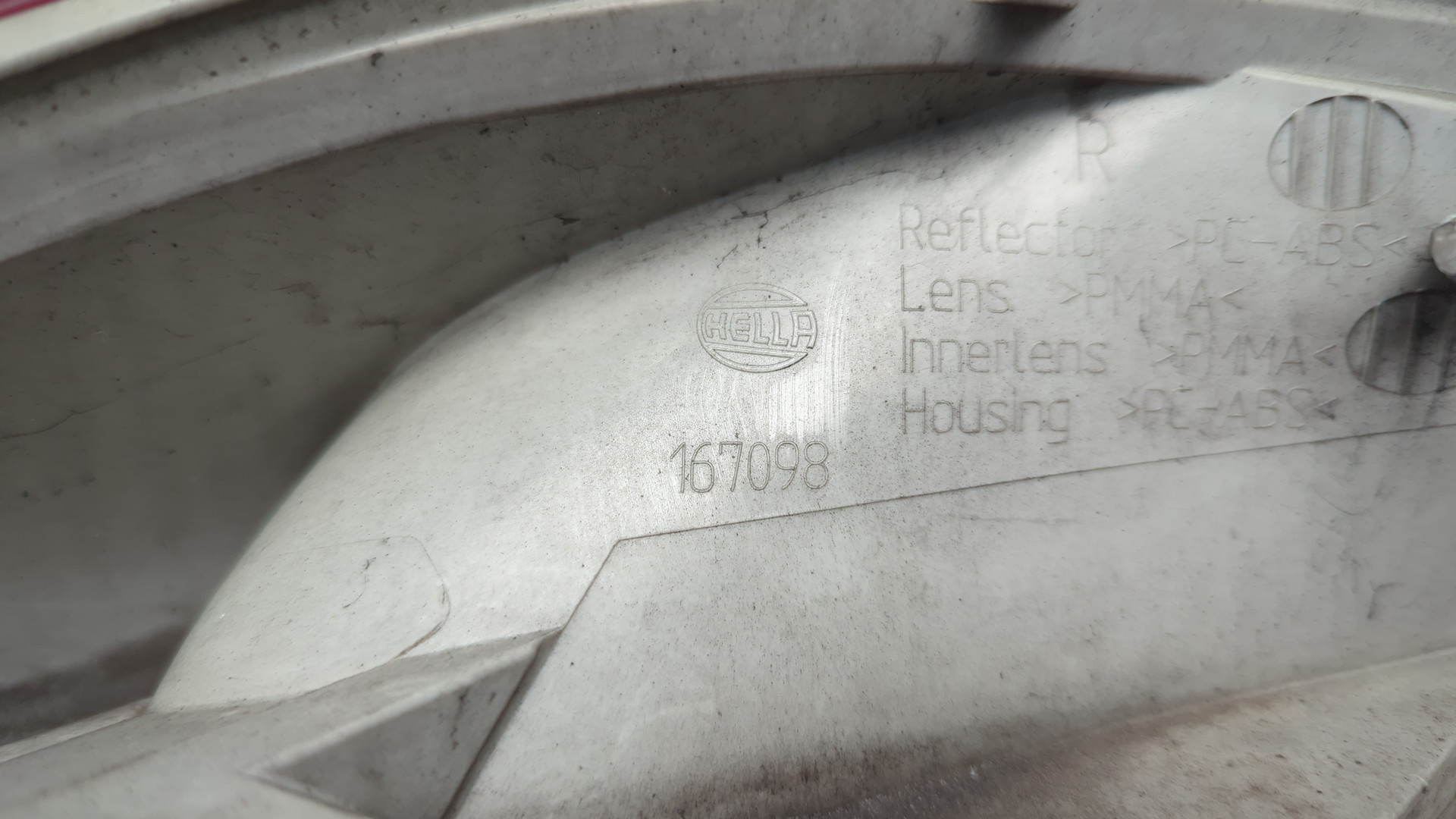 Фонарь задний правый