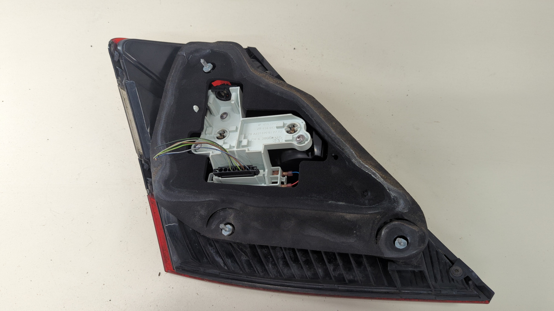 Фонарь задний правый