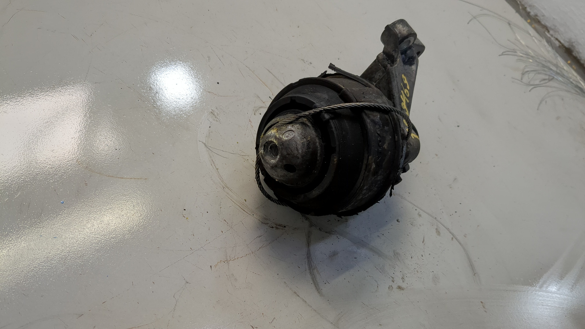 Опора двигателя