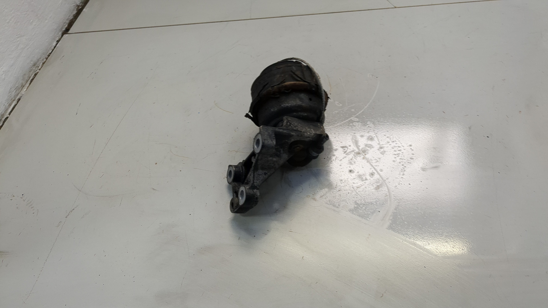 Опора двигателя