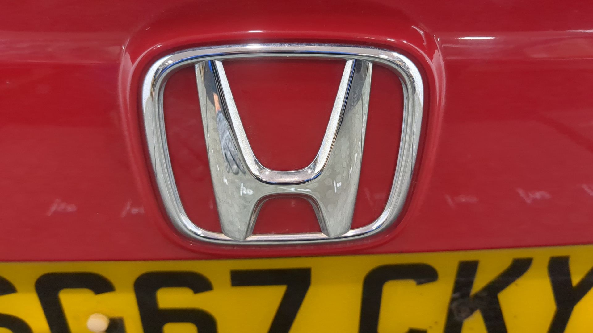 Дверь багажника