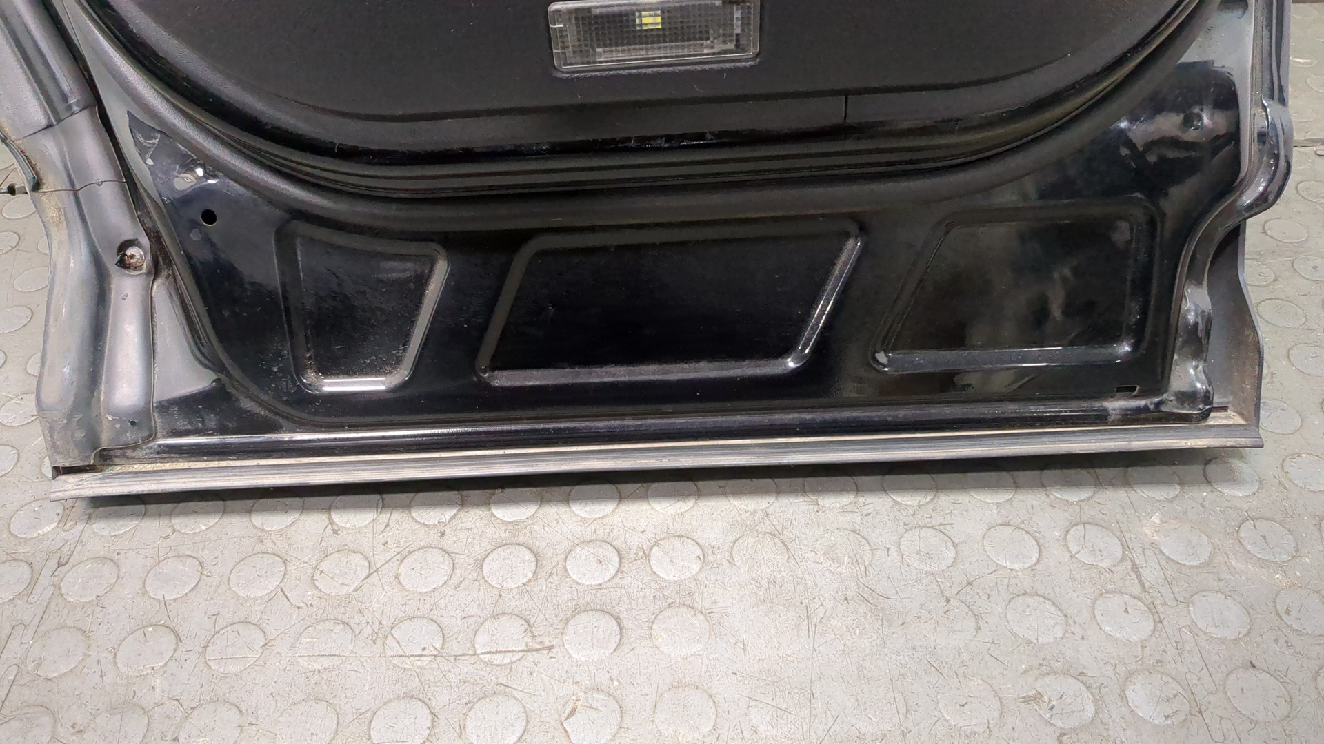 Дверь задняя левая