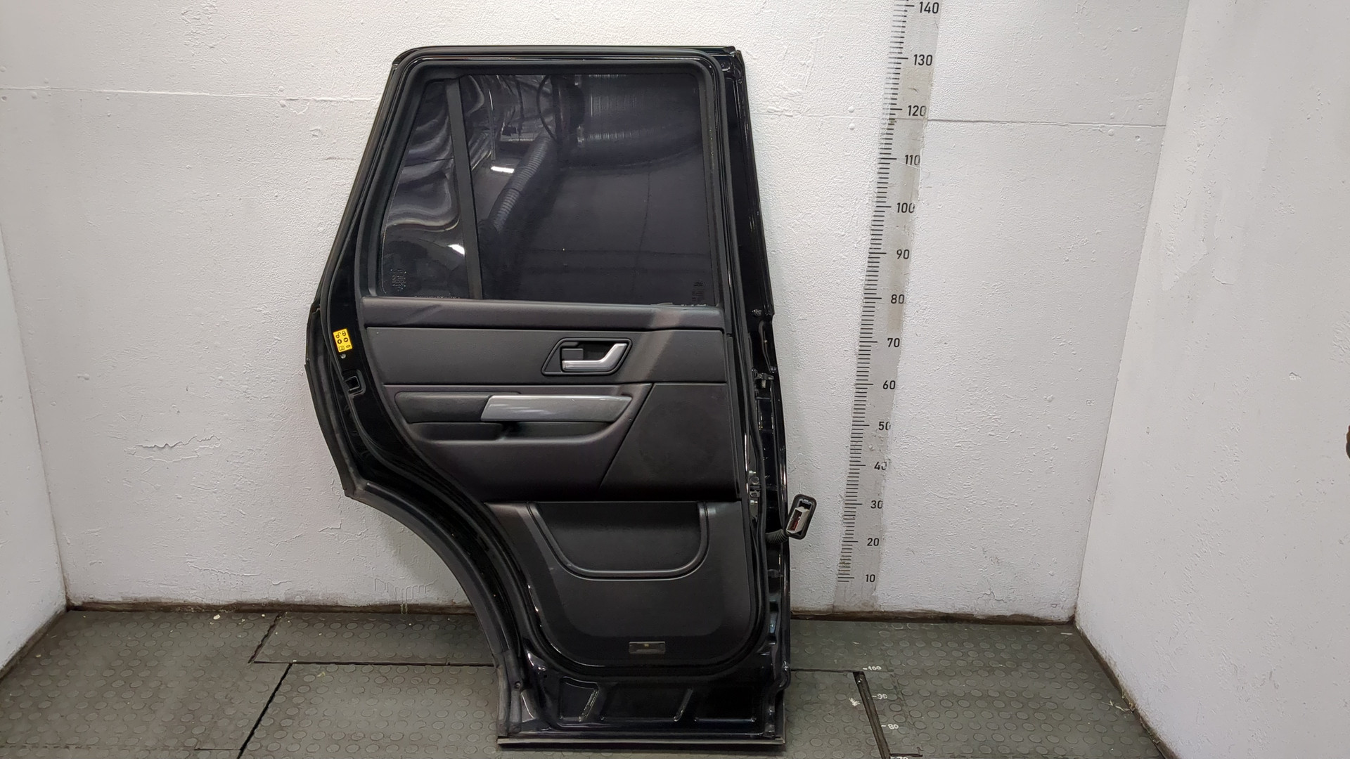 Дверь задняя левая