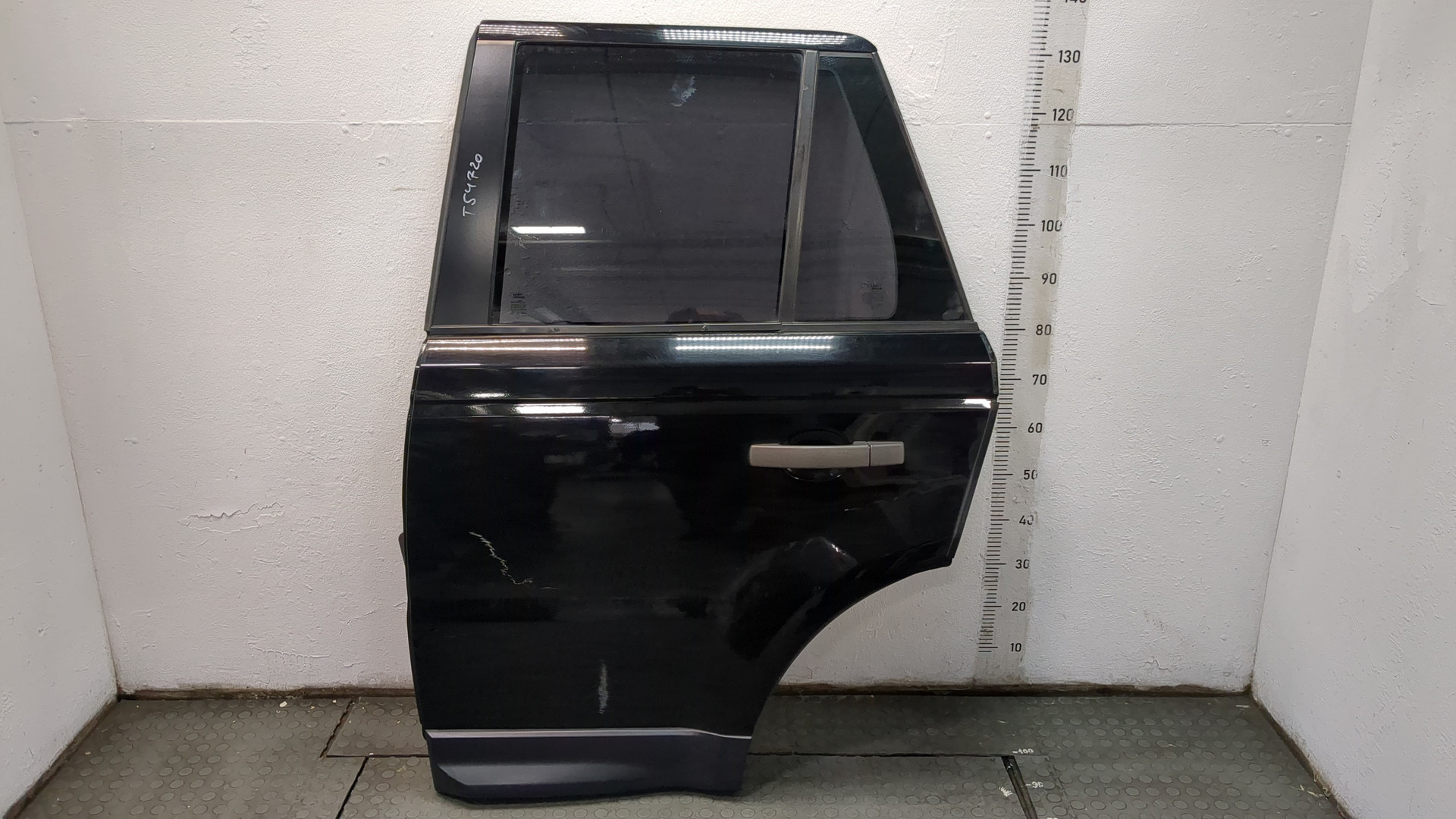 Дверь задняя левая