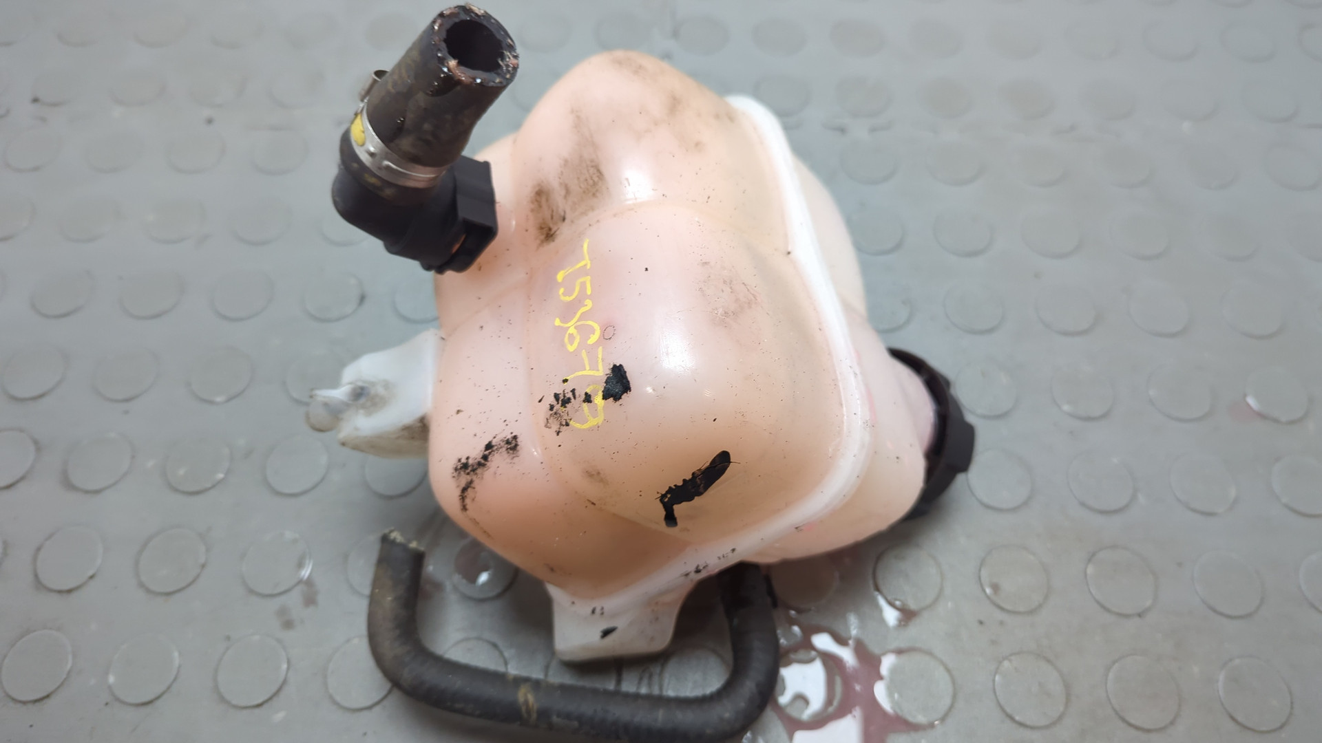 Бачок расширительный