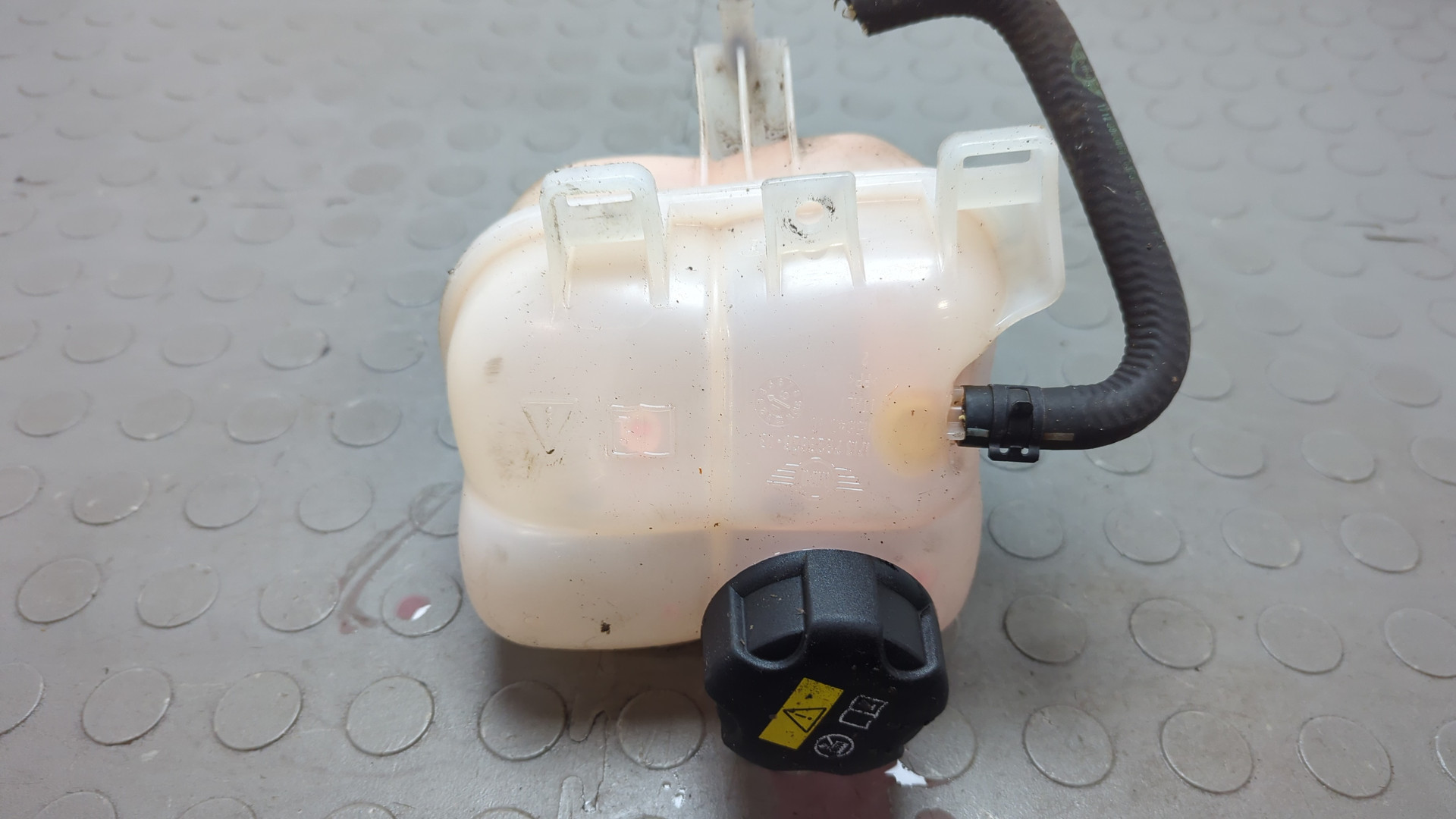 Бачок расширительный