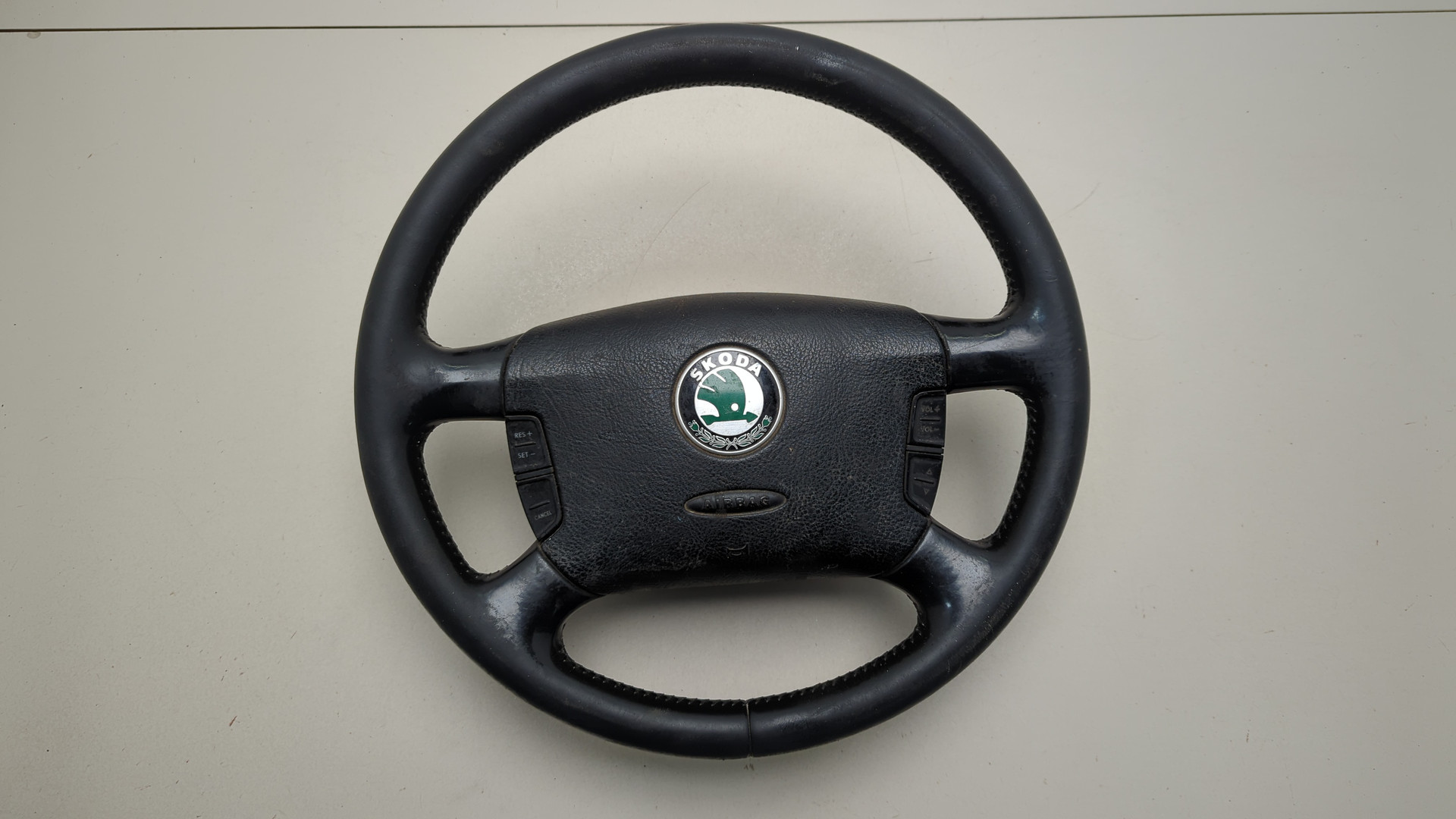 Рулевое колесо (руль)