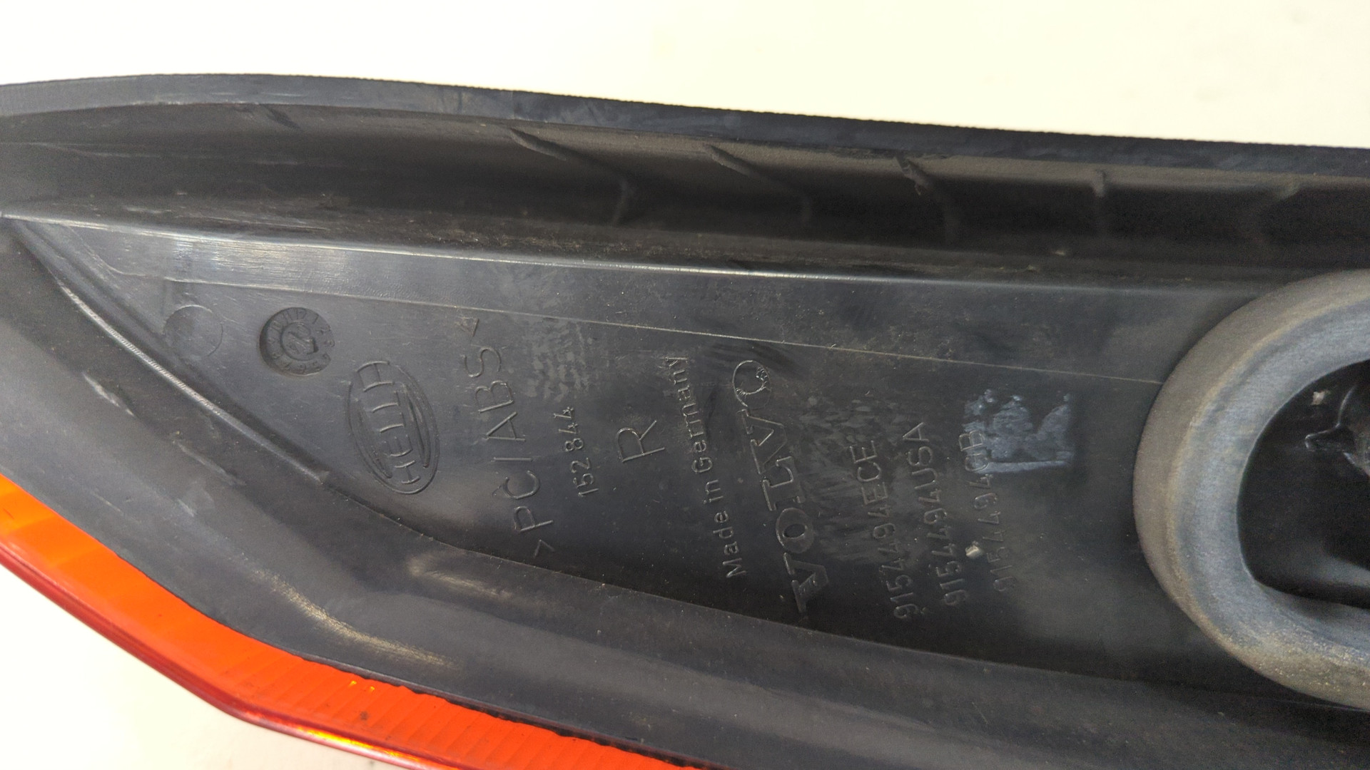 Фонарь задний правый