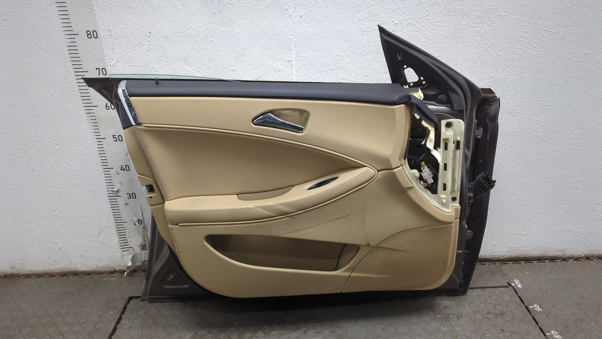 Дверь передняя левая