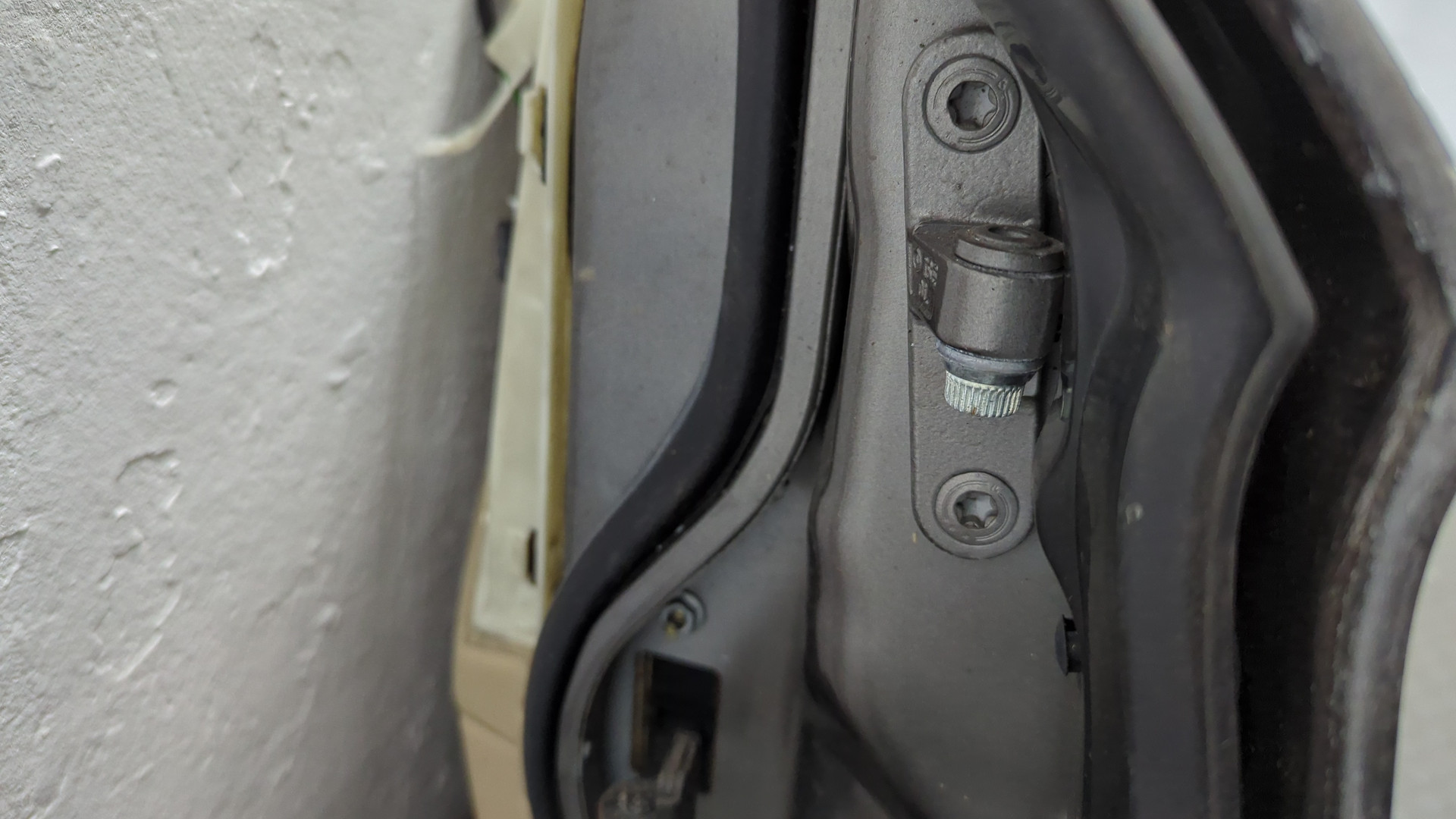 Дверь передняя левая