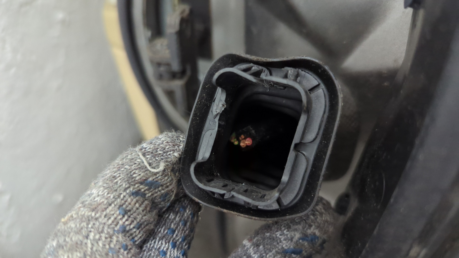 Дверь передняя левая