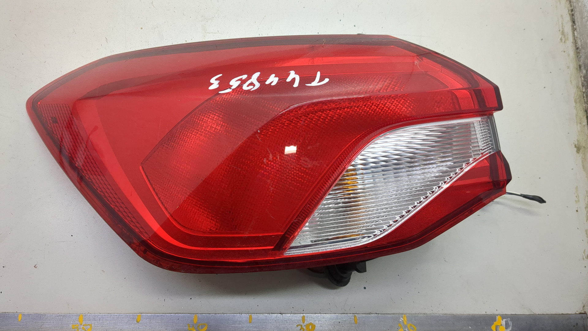 Фонарь задний левый