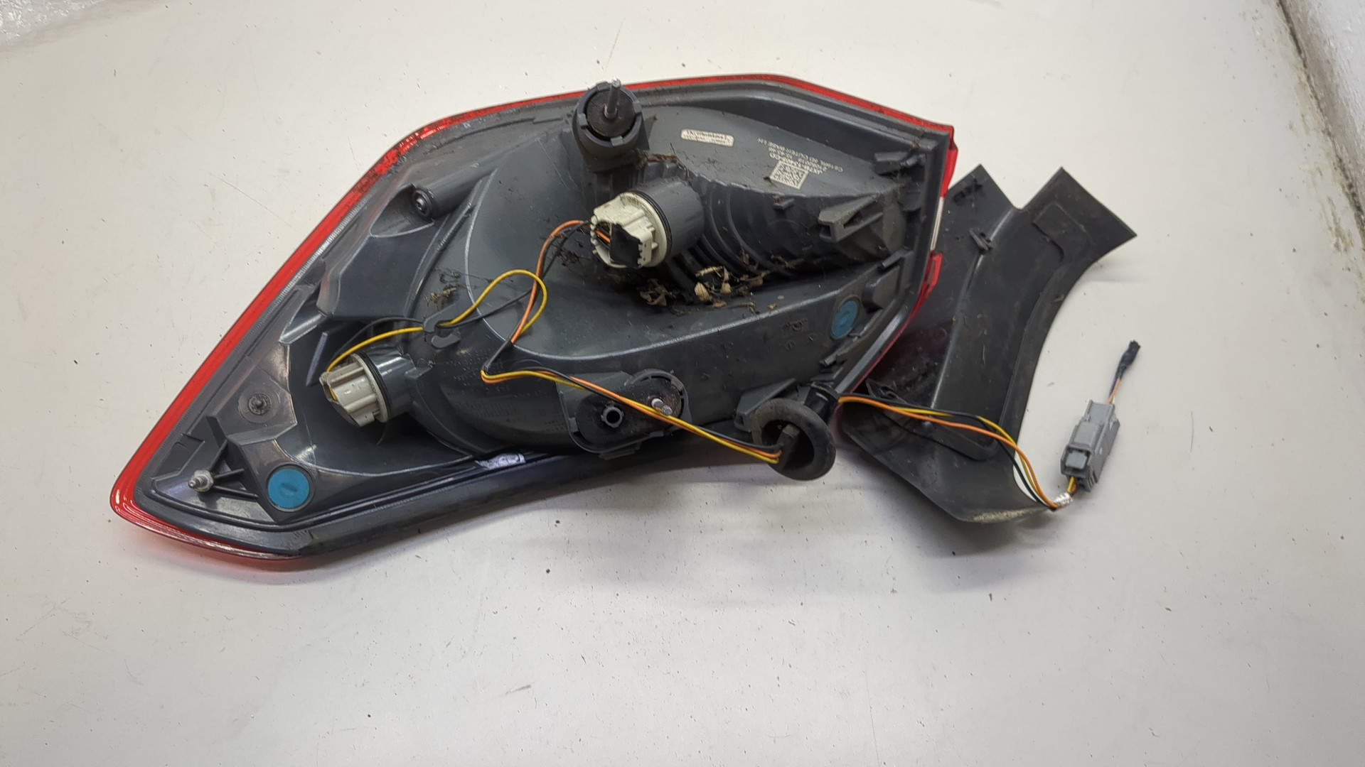 Фонарь задний левый