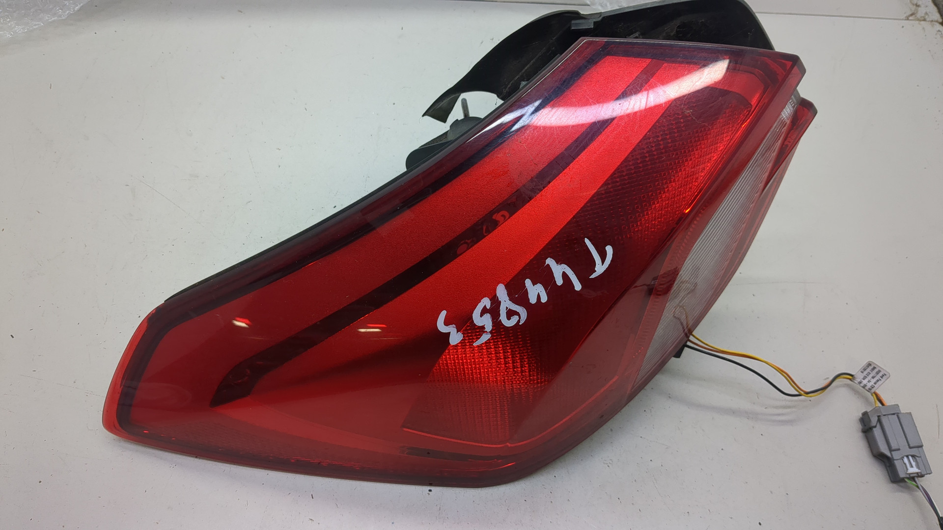 Фонарь задний левый