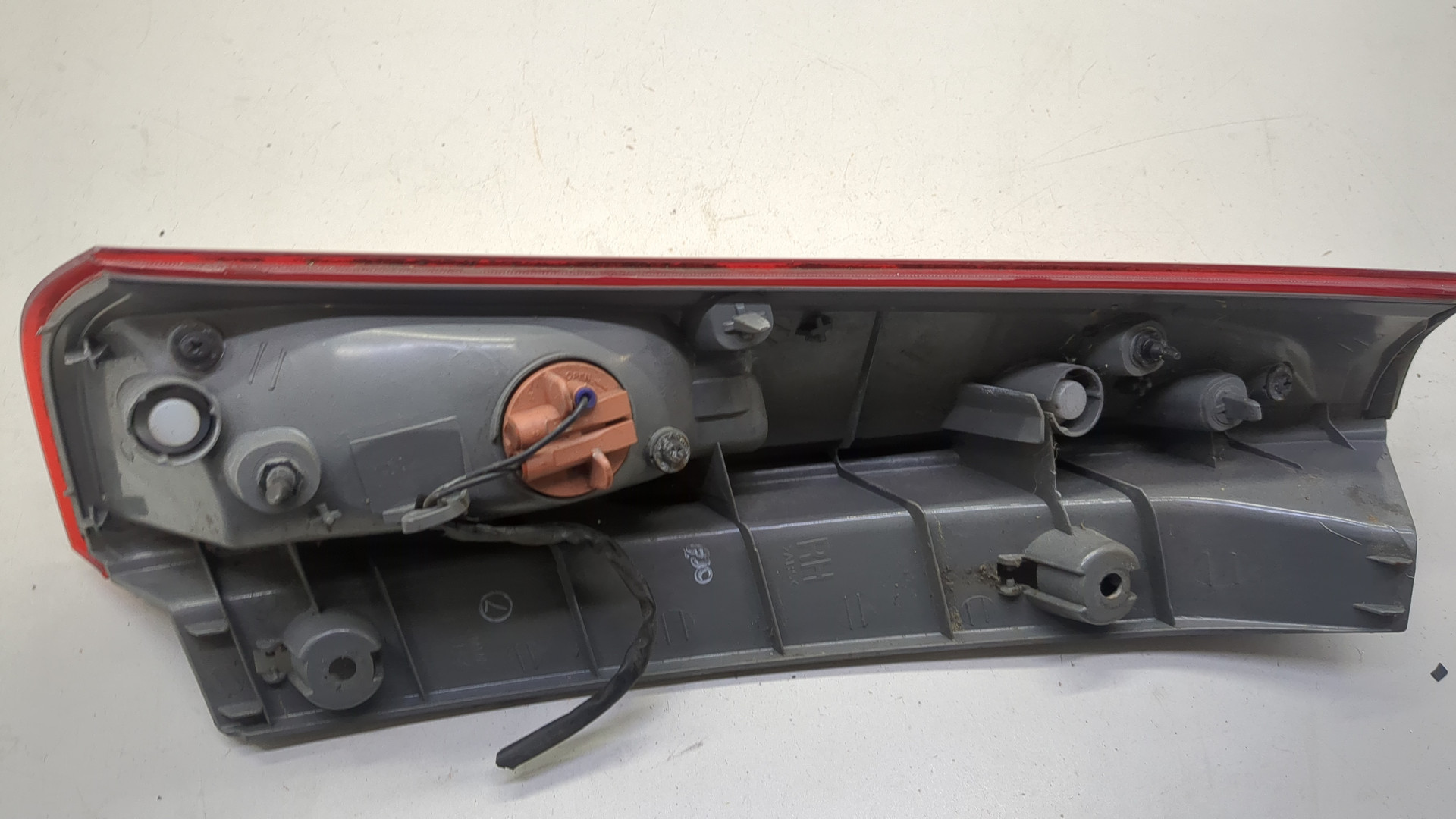 Фонарь задний правый