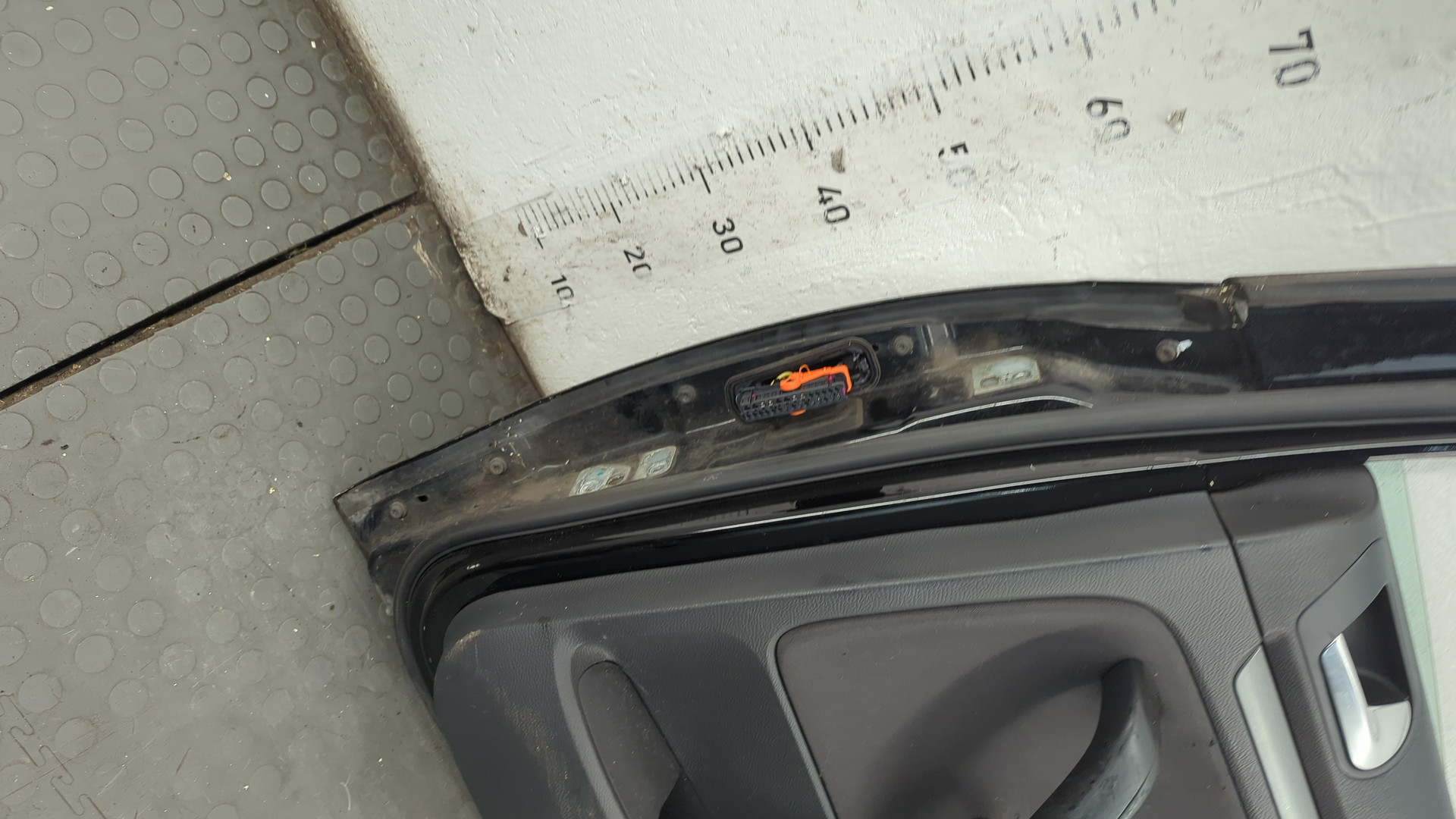 Дверь задняя правая