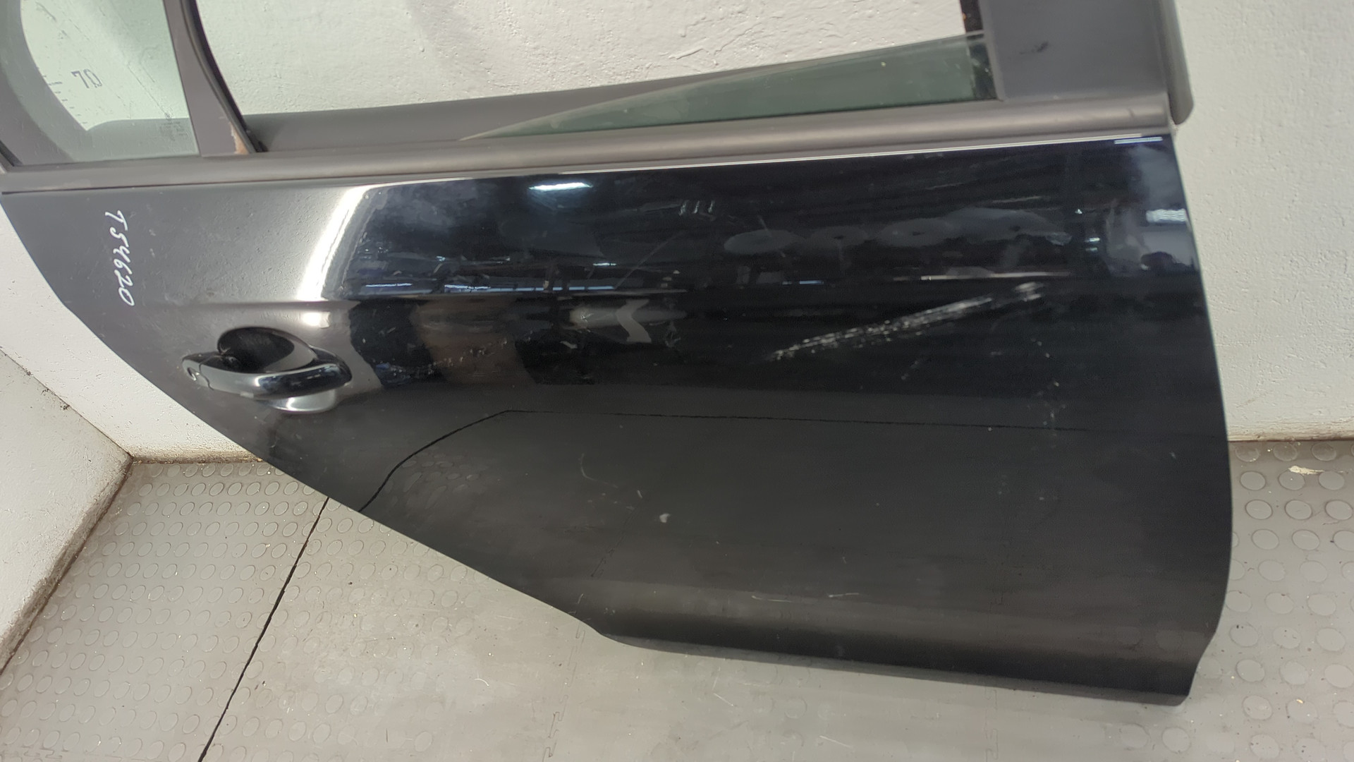 Дверь задняя правая