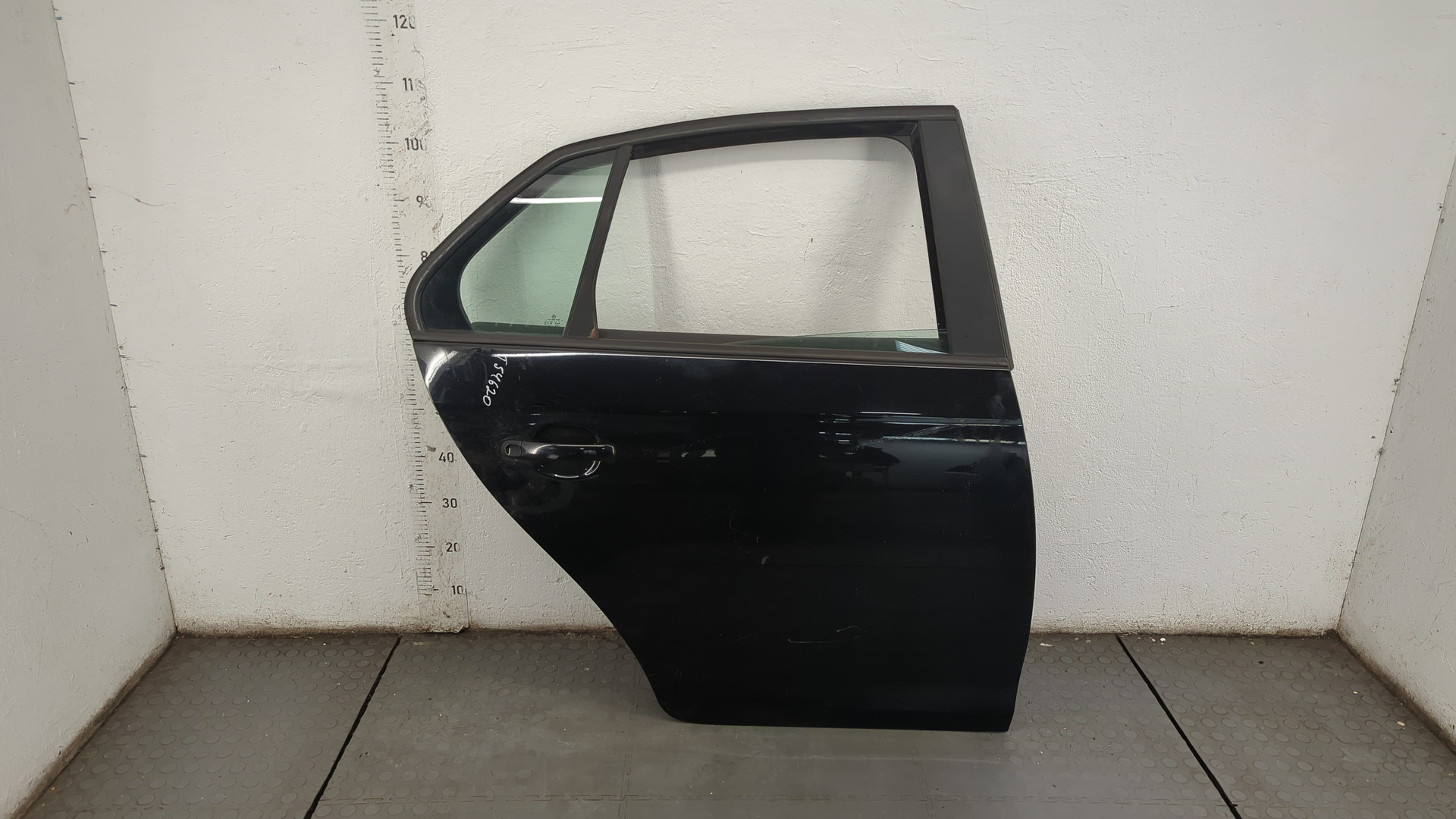 Дверь задняя правая