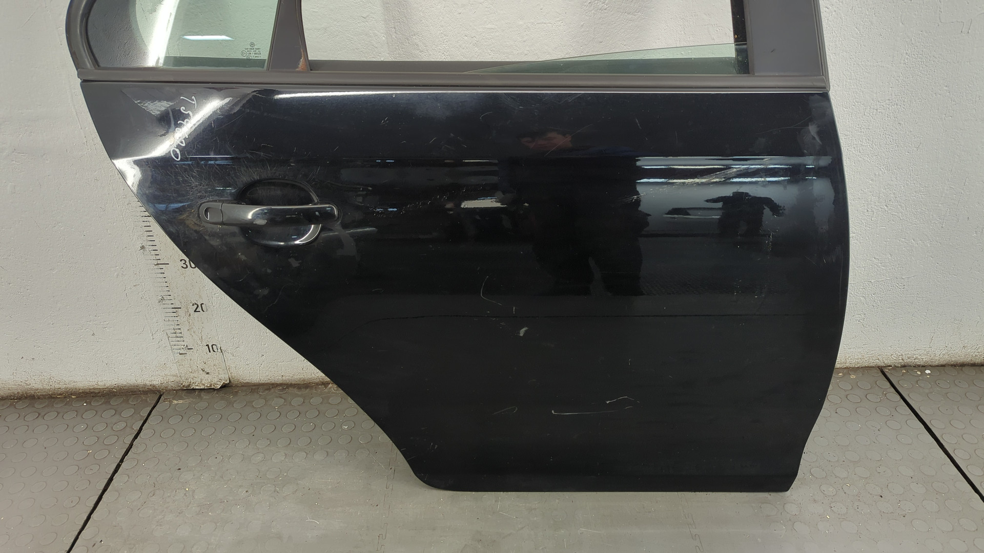 Дверь задняя правая