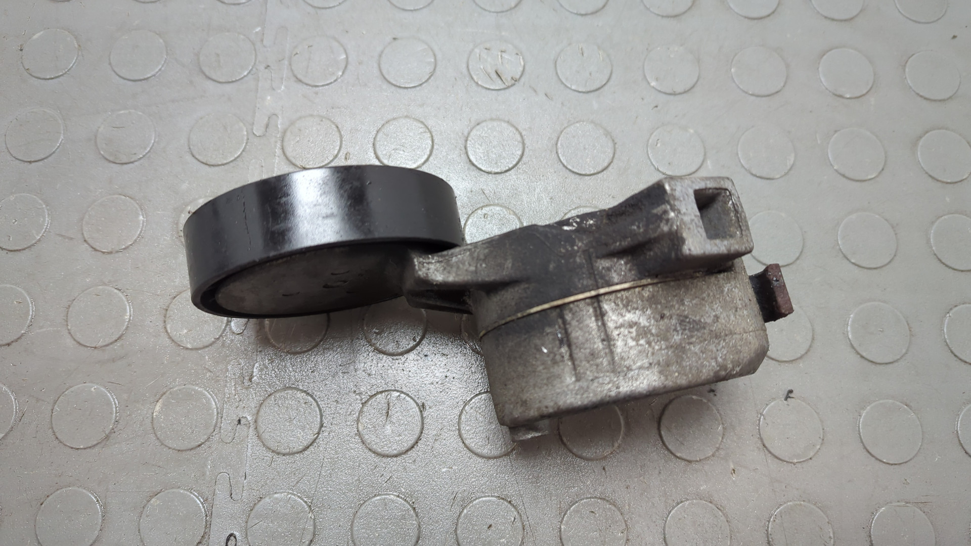 Натяжитель ремня