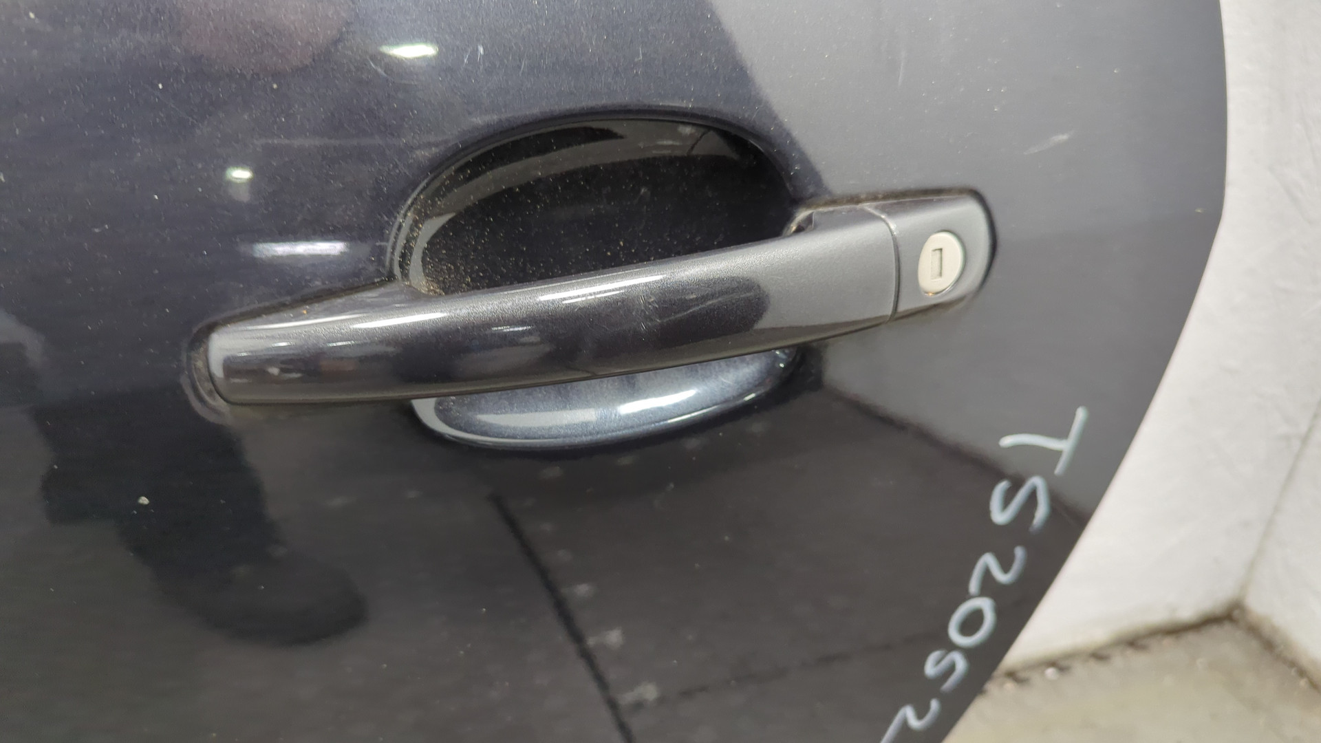 Дверь передняя левая