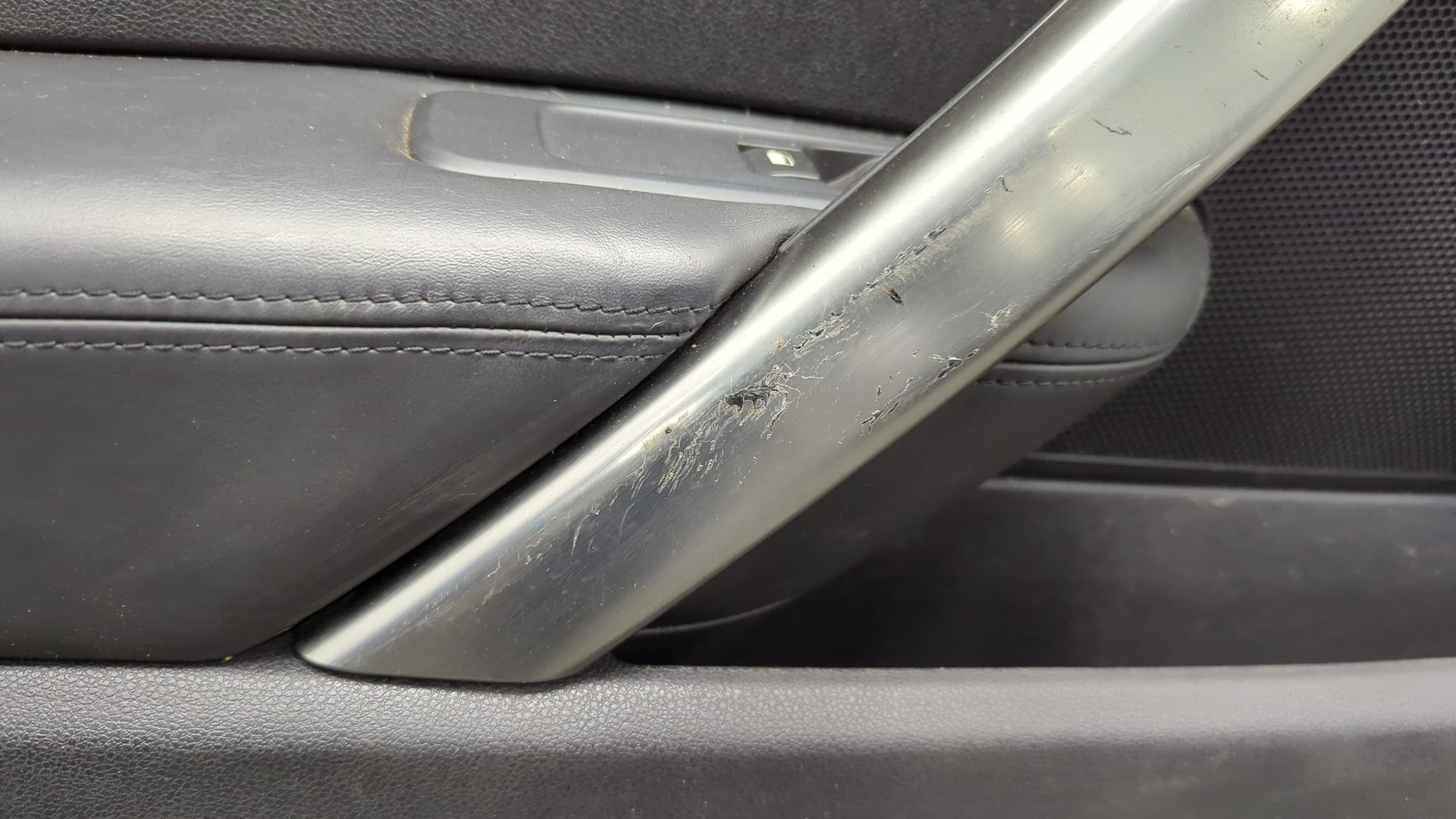 Дверь передняя левая