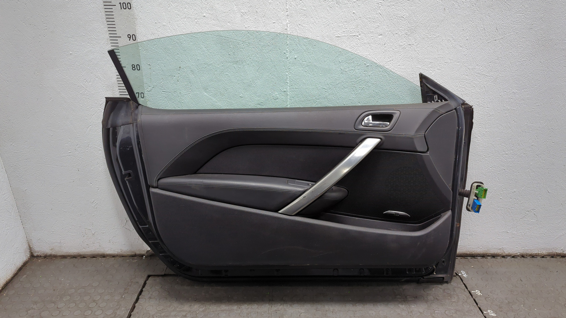 Дверь передняя левая