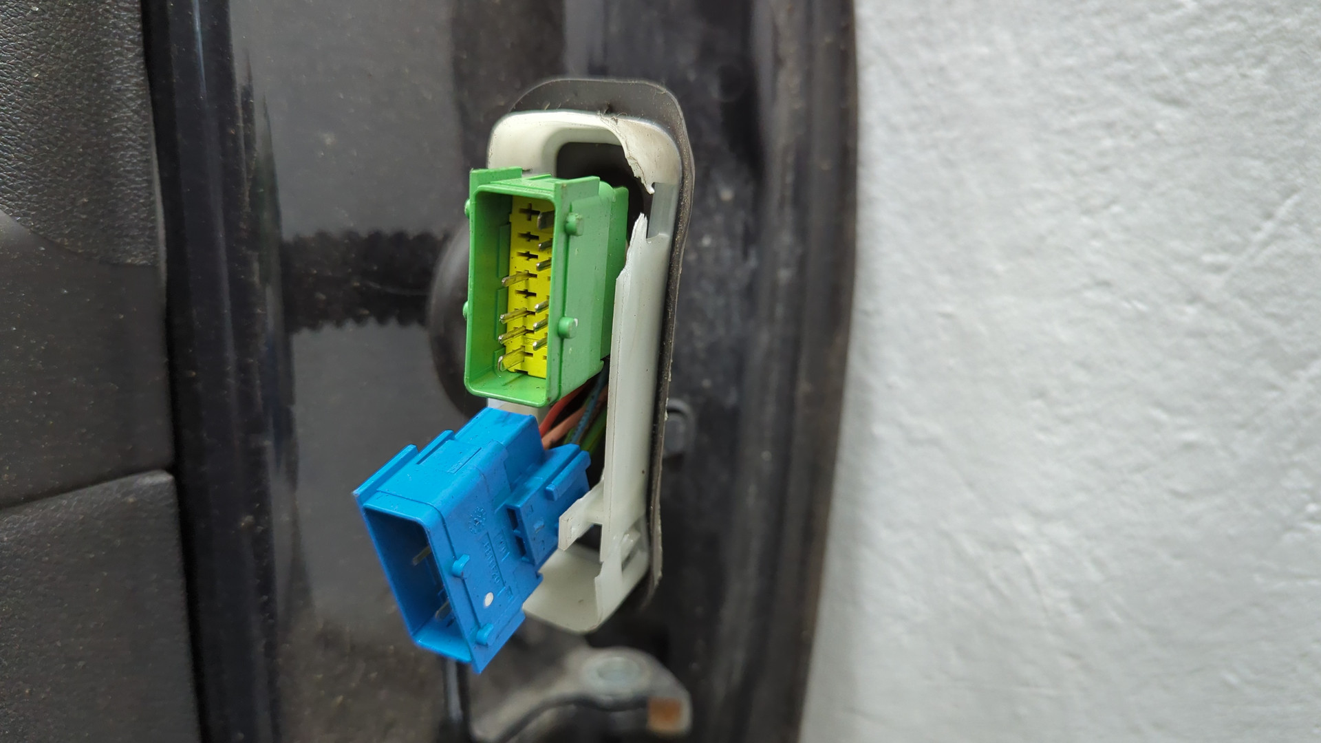 Дверь передняя левая