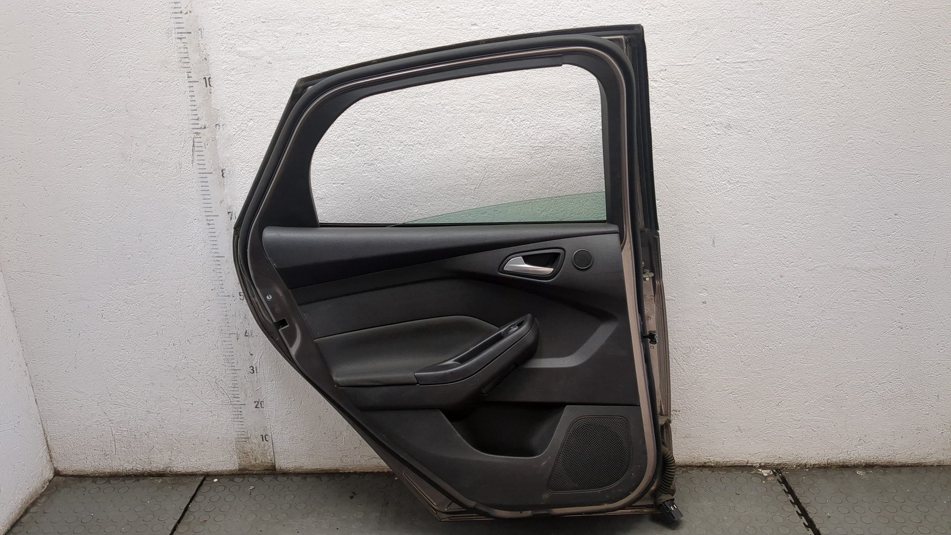 Дверь задняя левая