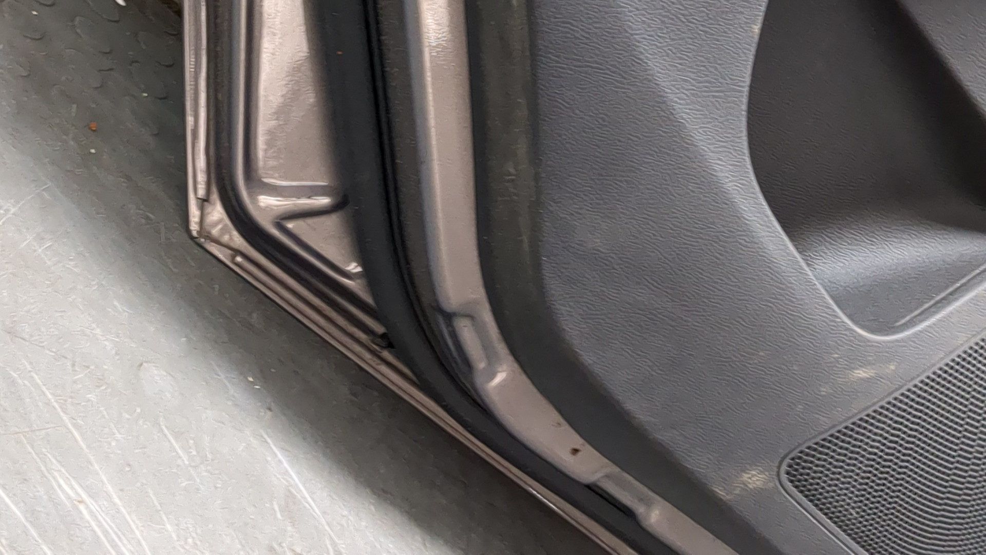 Дверь задняя левая