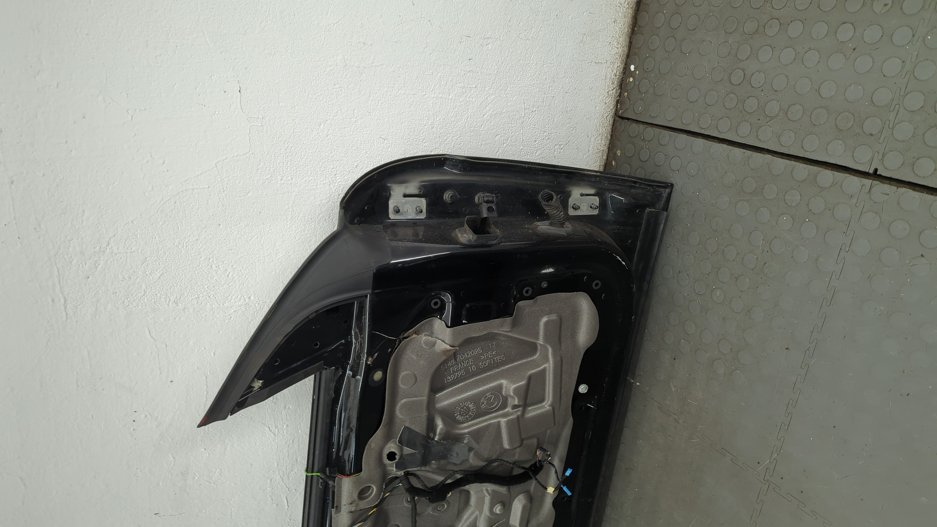 Дверь передняя левая