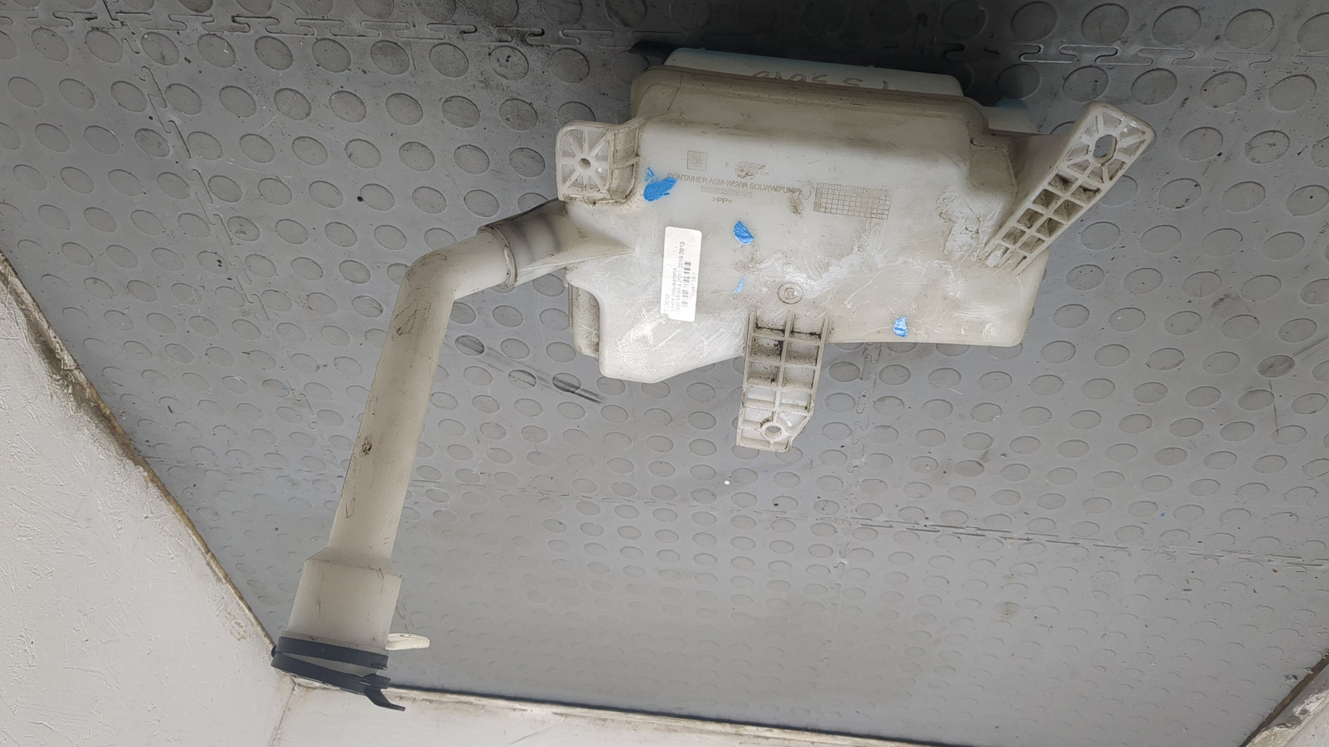 Бачок омывателя лобового стекла