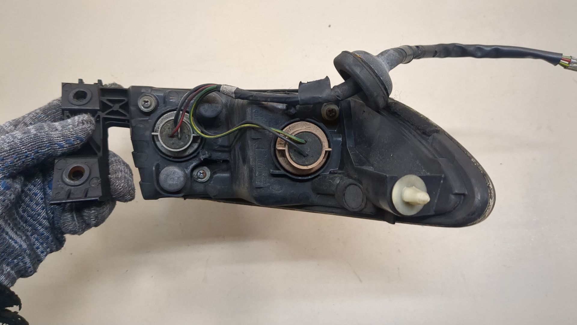 Фонарь задний правый