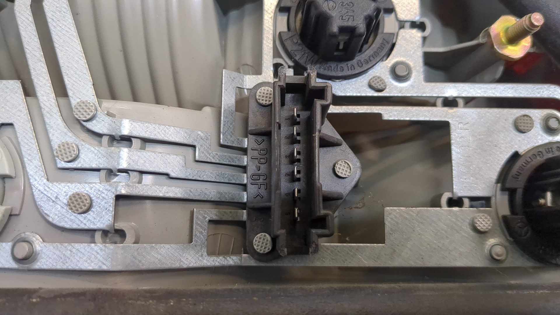 Фонарь задний правый