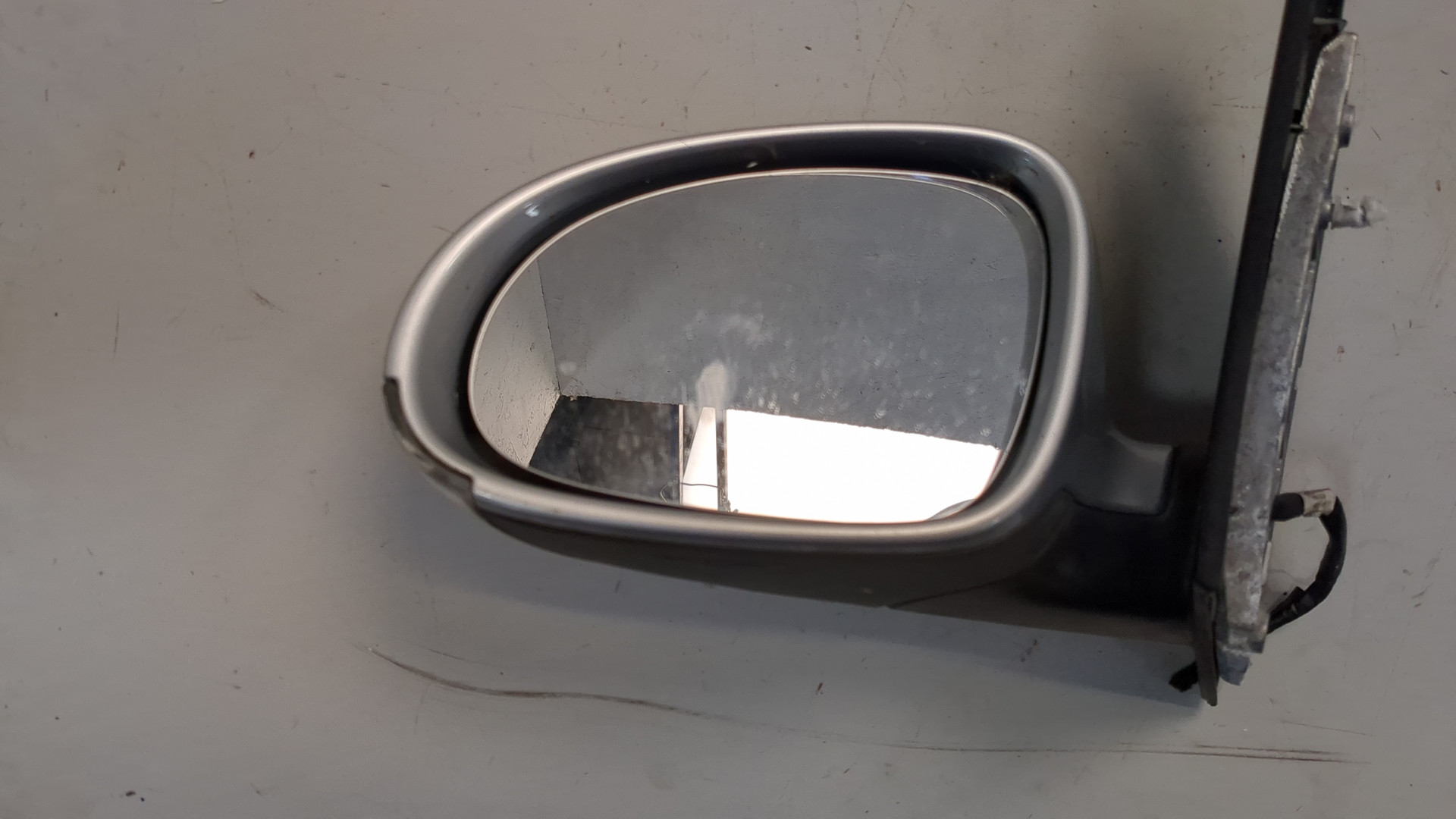 Зеркало левое электрическое