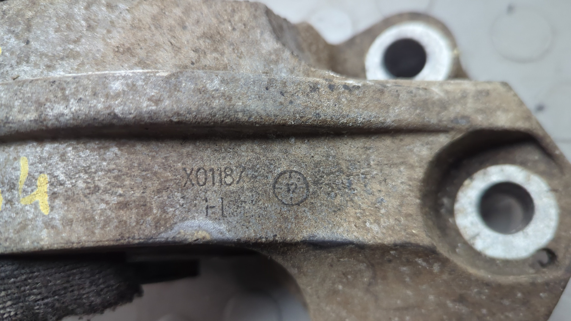 Опора двигателя