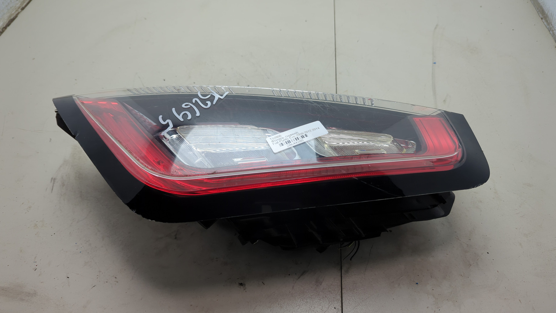 Фонарь задний правый