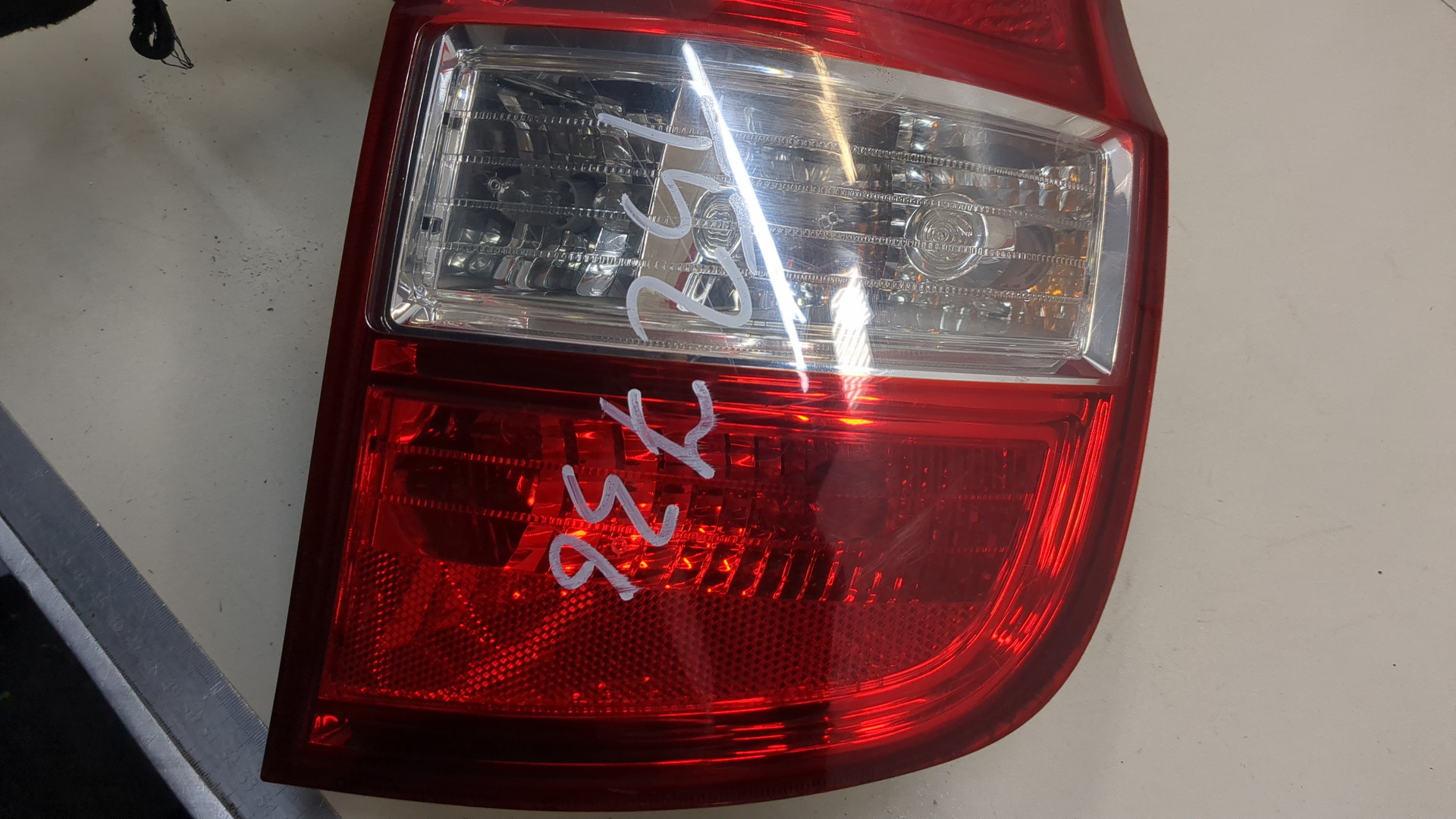 Фонарь задний правый