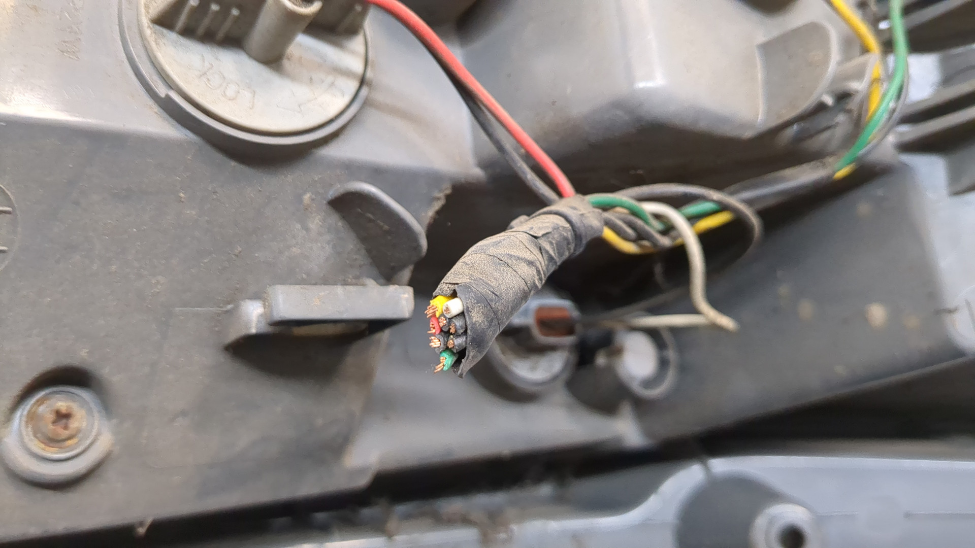 Фонарь задний правый