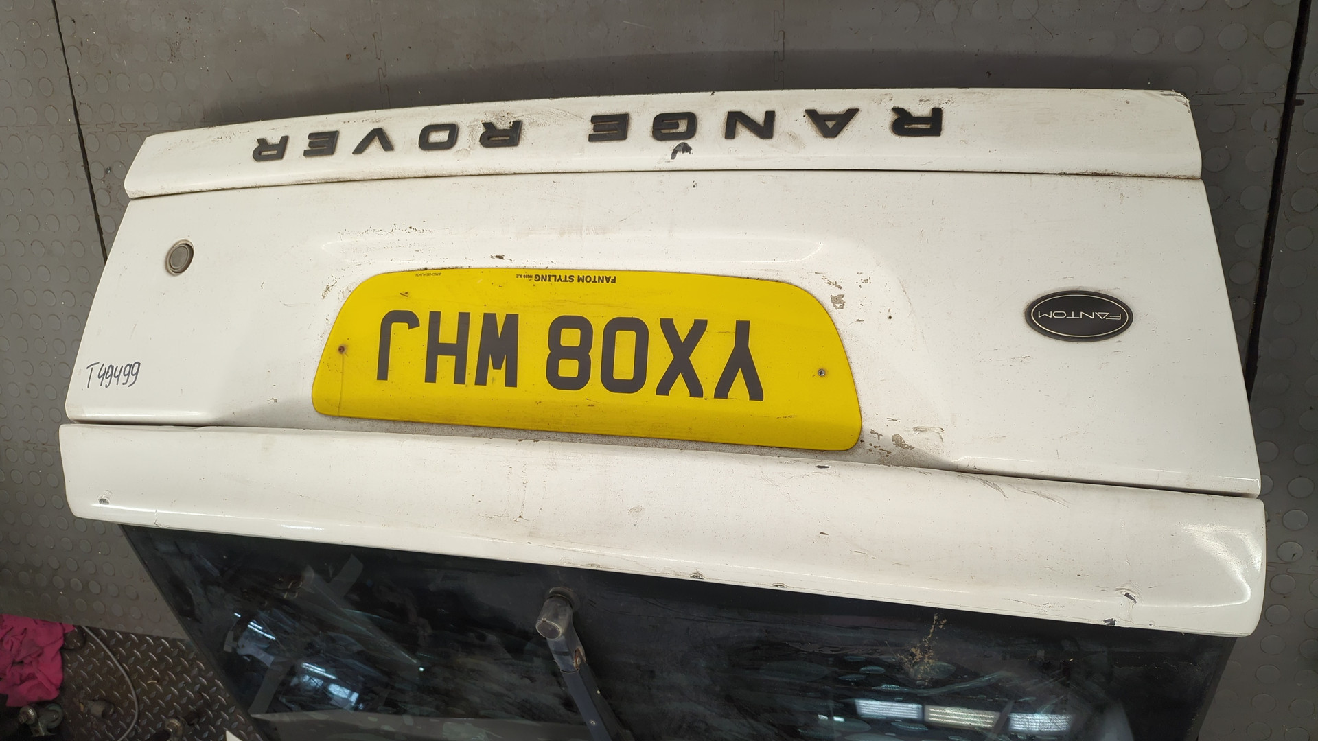 Дверь багажника