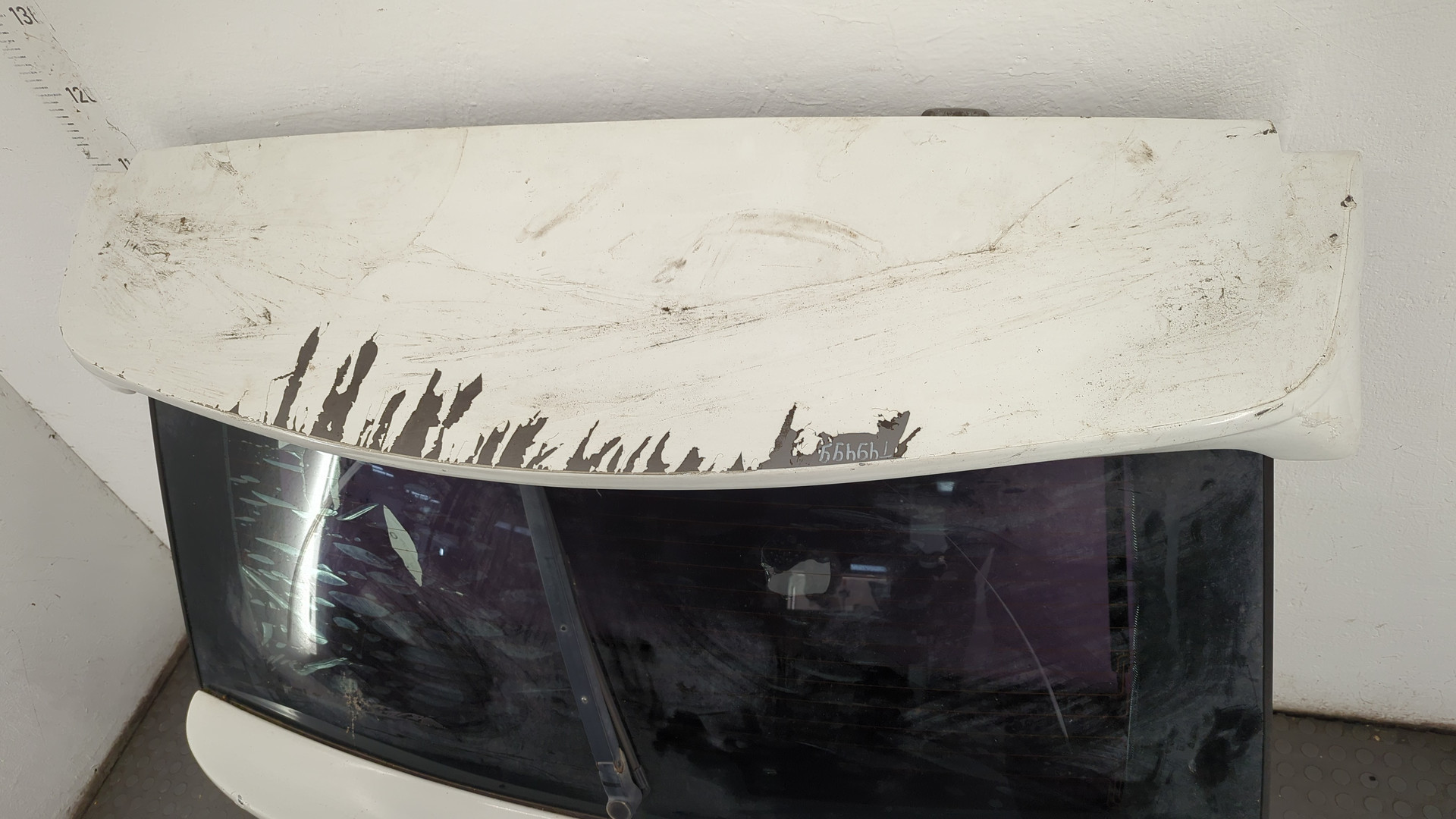 Дверь багажника