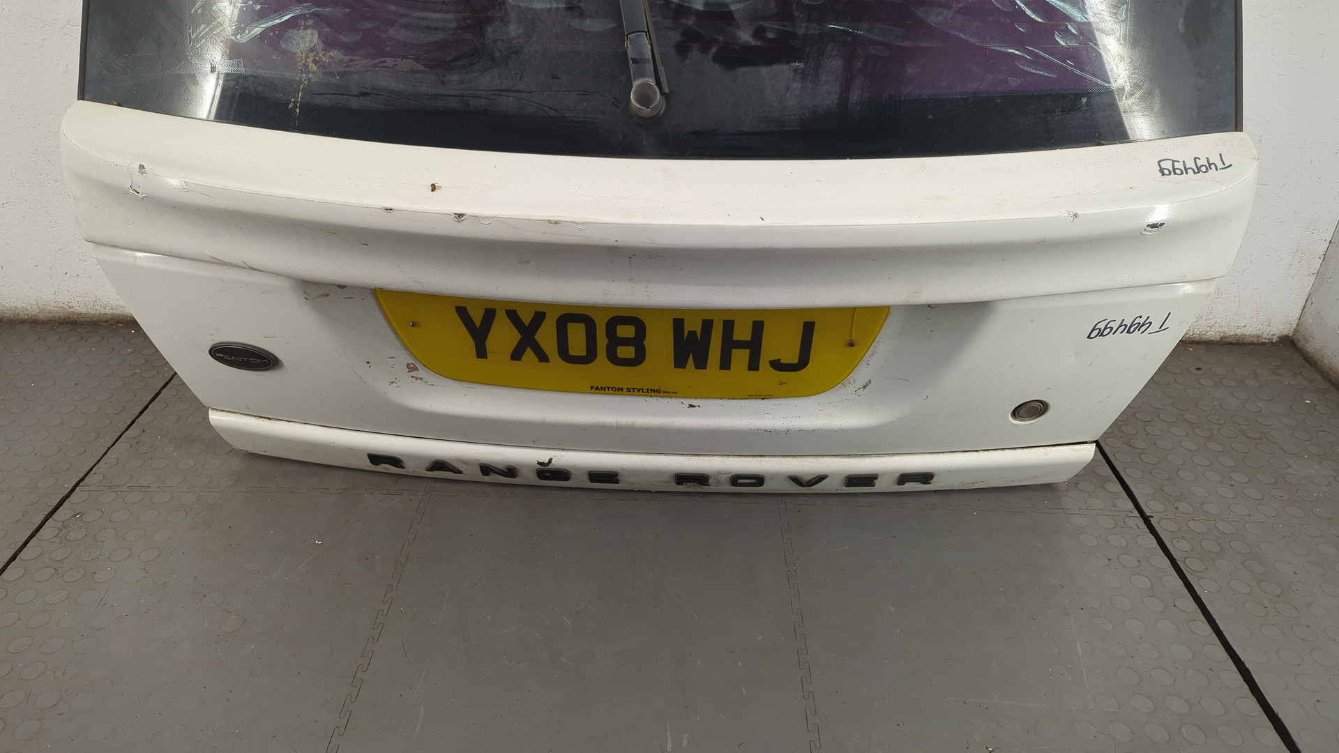 Дверь багажника