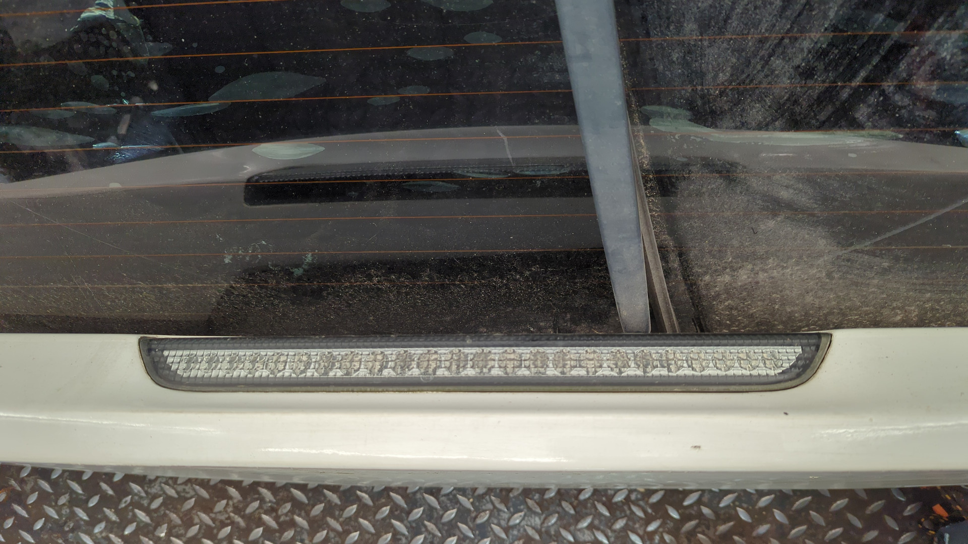 Дверь багажника