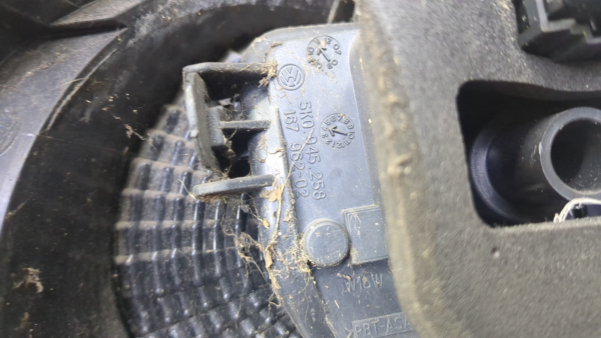 Фонарь задний правый