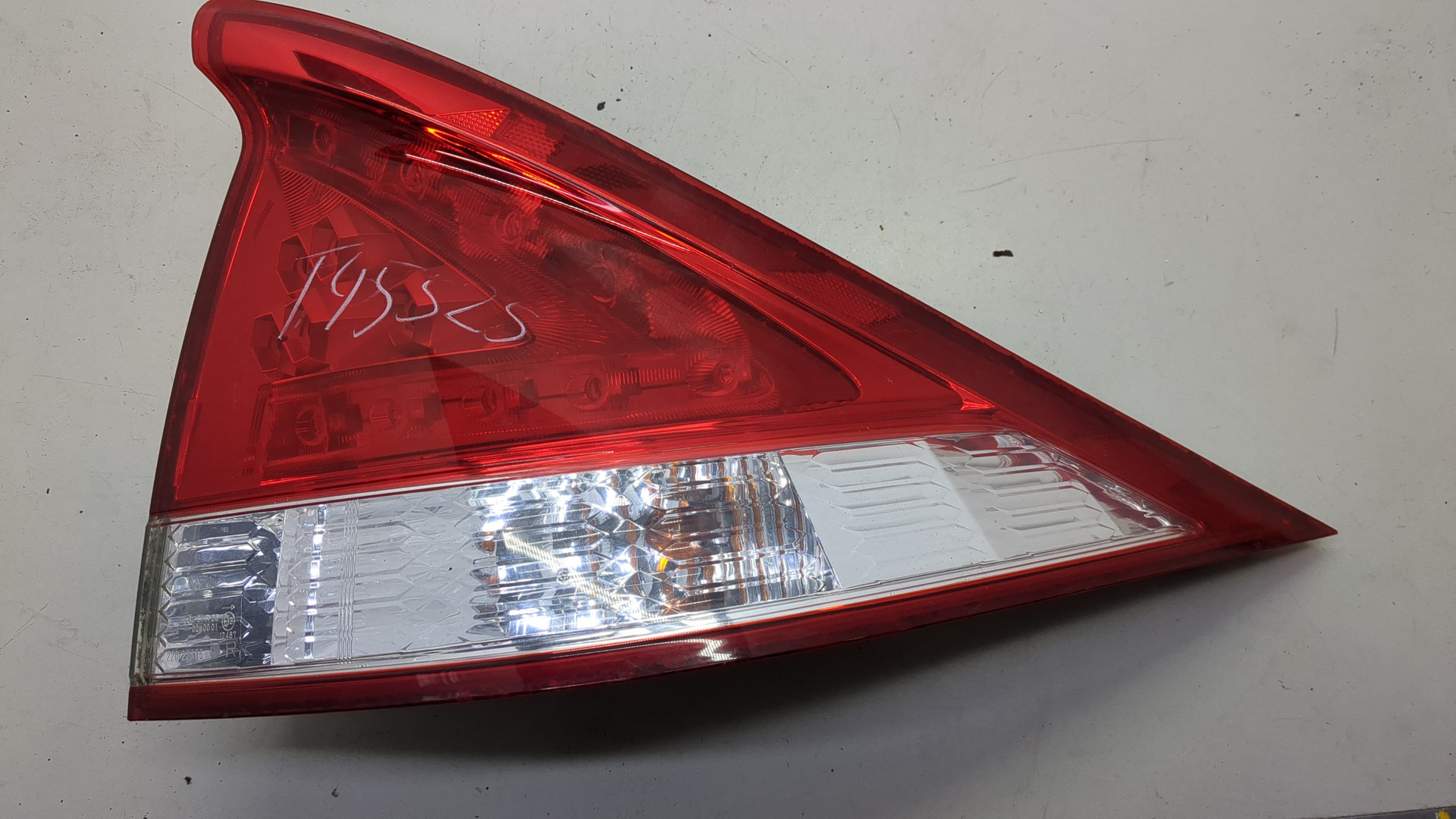 Фонарь задний правый