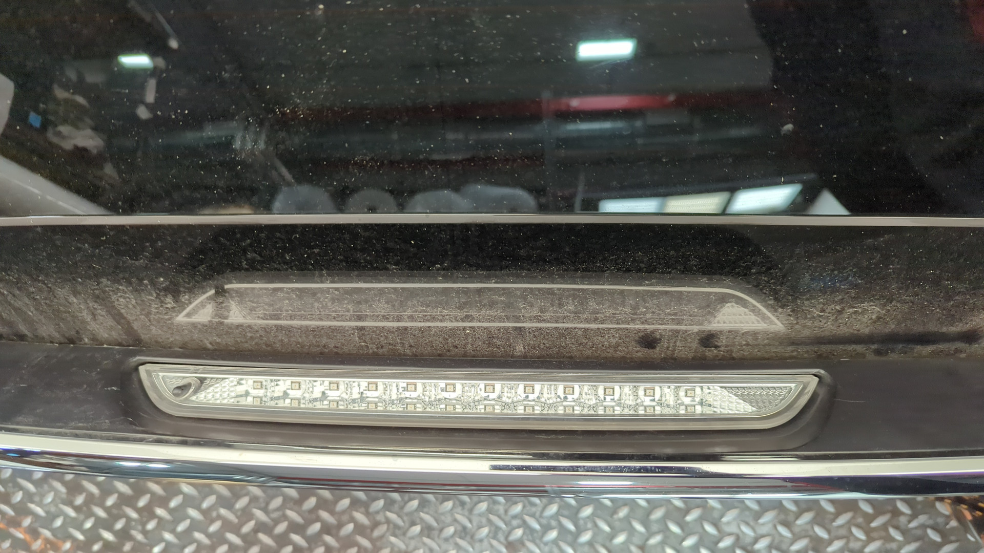 Дверь багажника